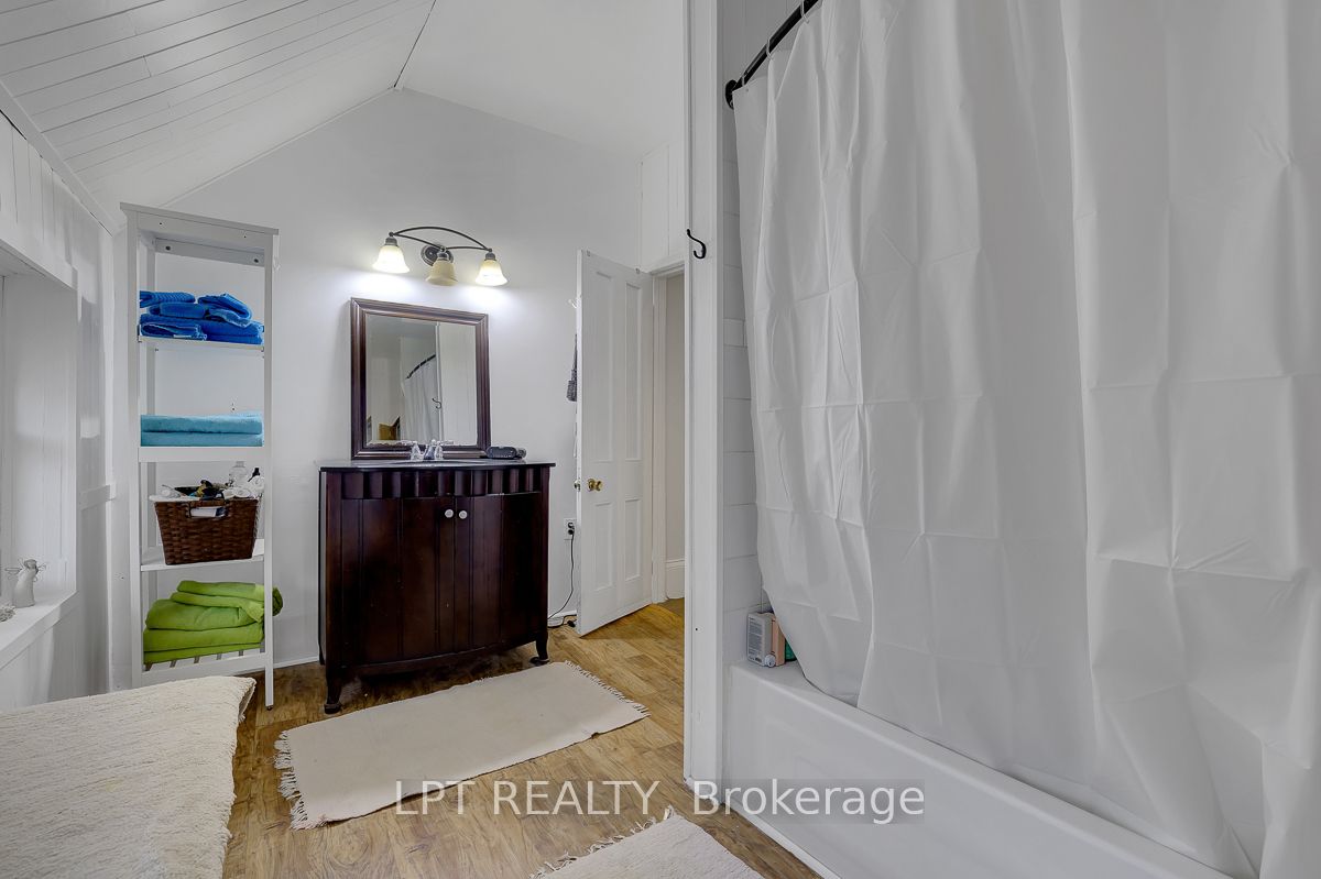 8197 Victoria Street Property Photo 37