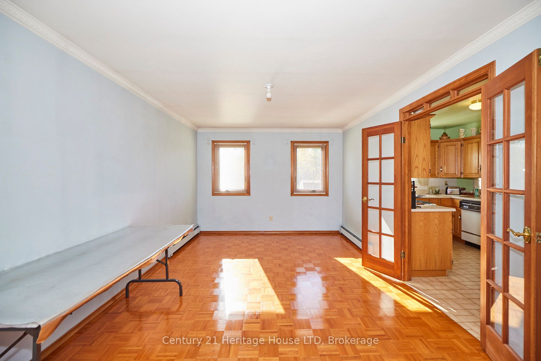 191 Cairns Crescent Property Photo 10