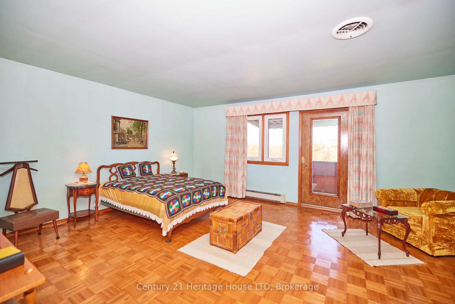 191 Cairns Crescent Property Photo 28