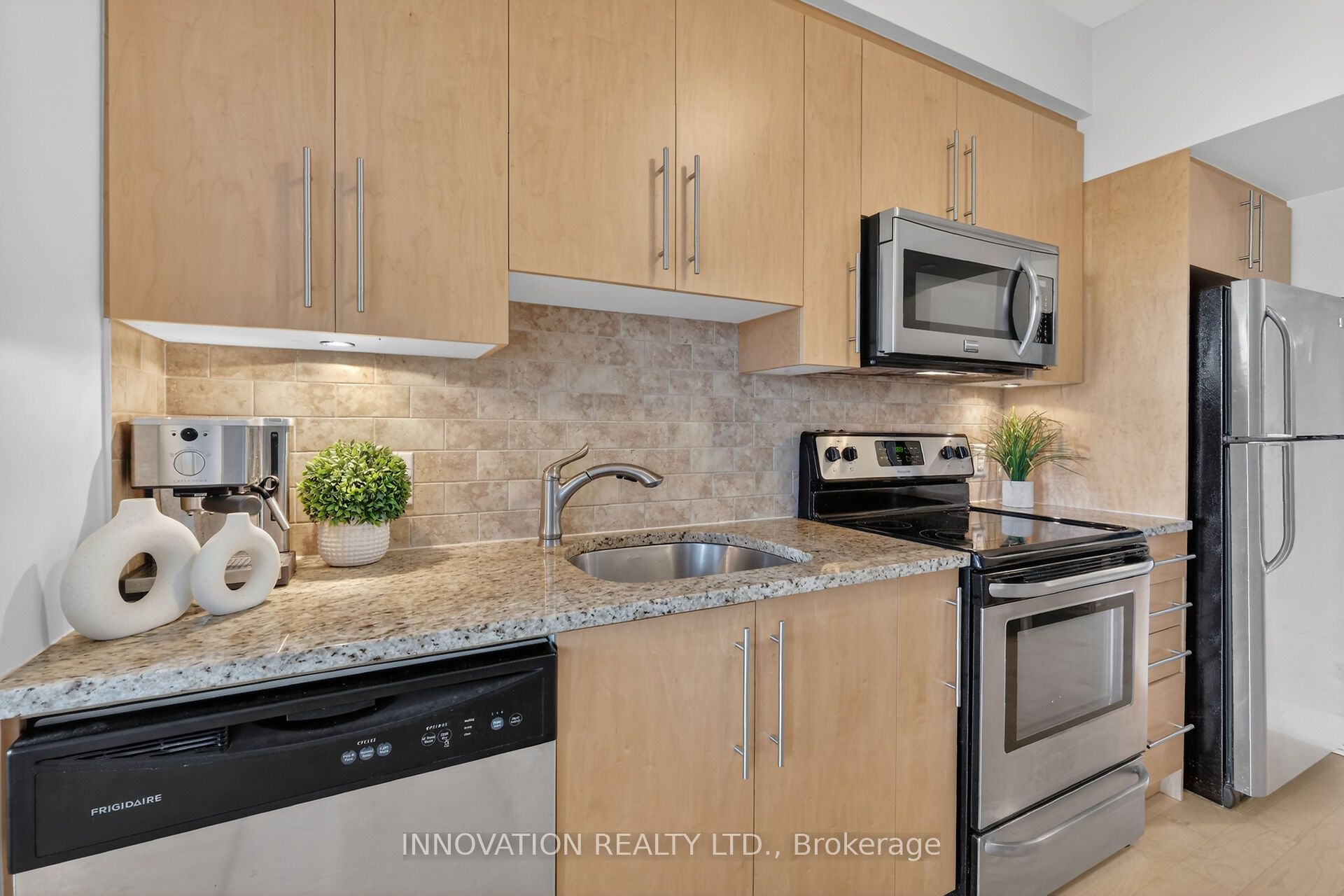 390 Booth Street 307 Property Photo 33