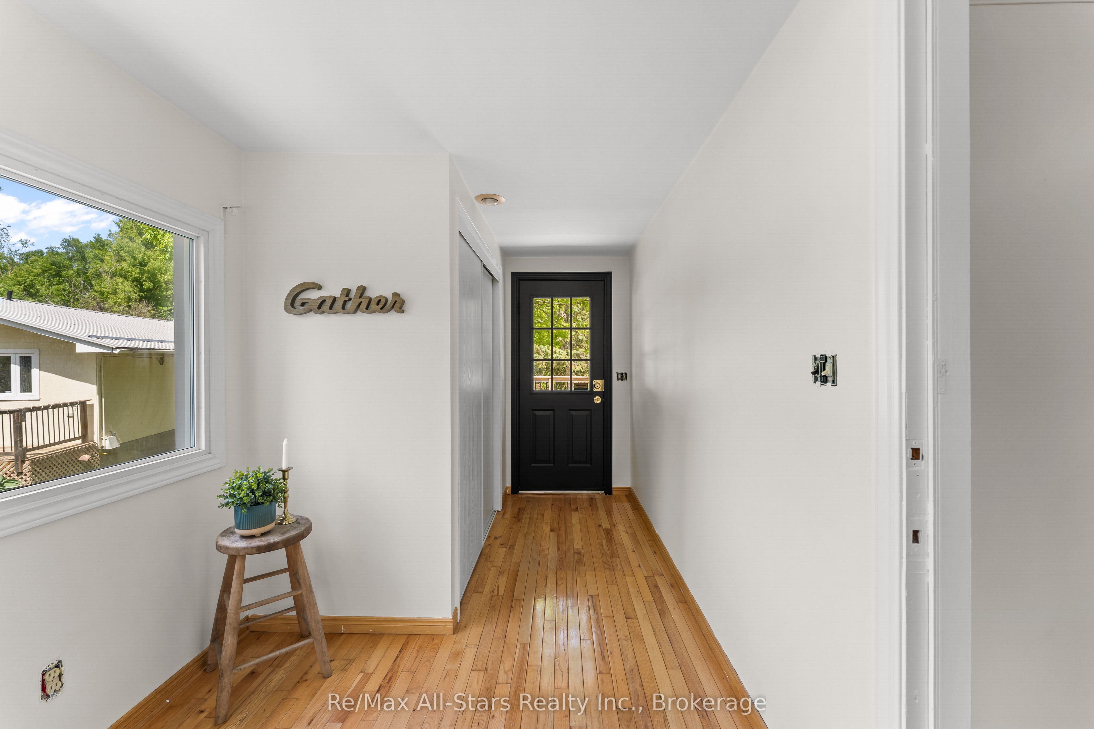 60 Reed Boulevard Property Photo 8