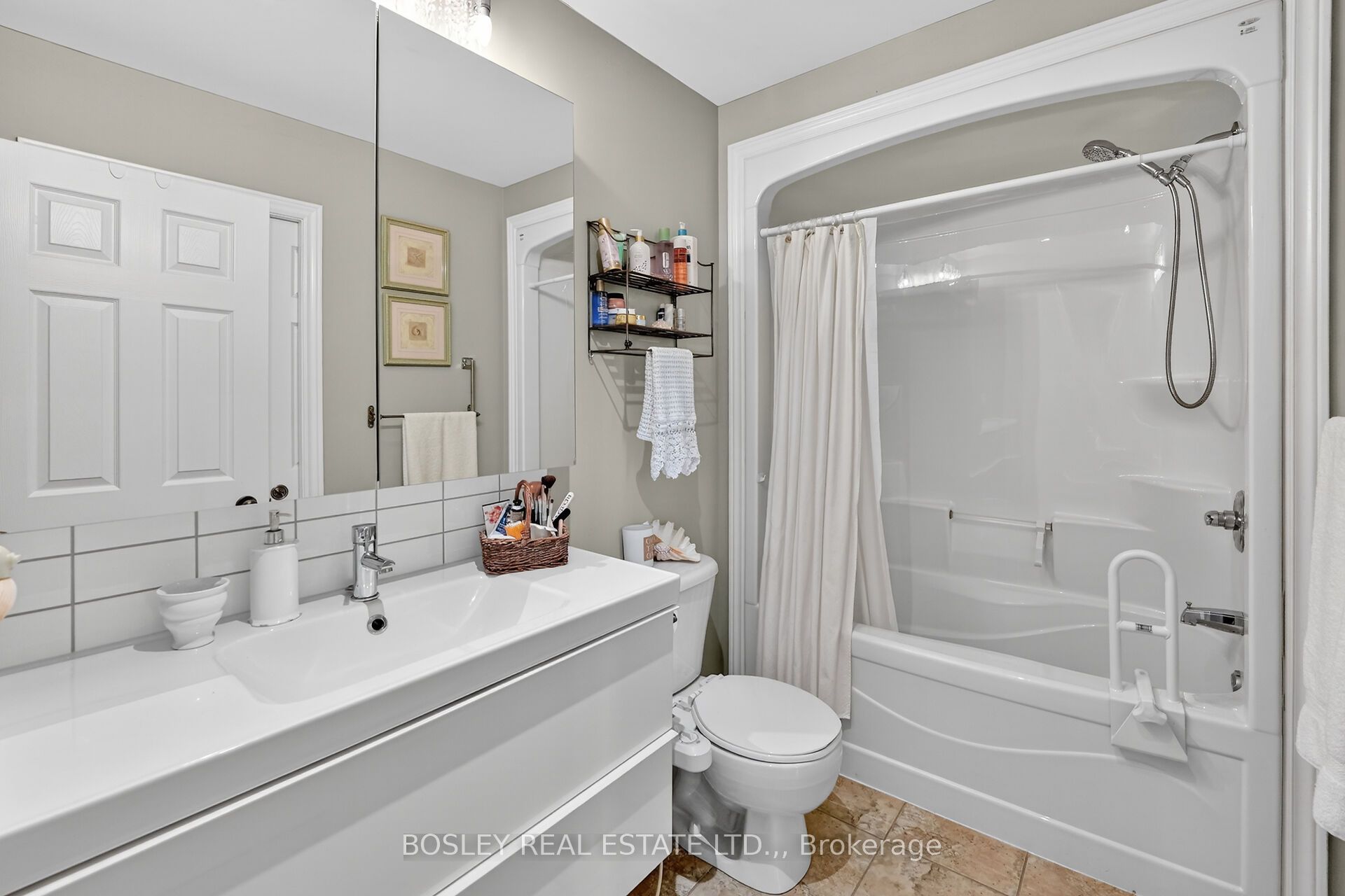 7 Gibson Place Unit 12 Property Photo 13
