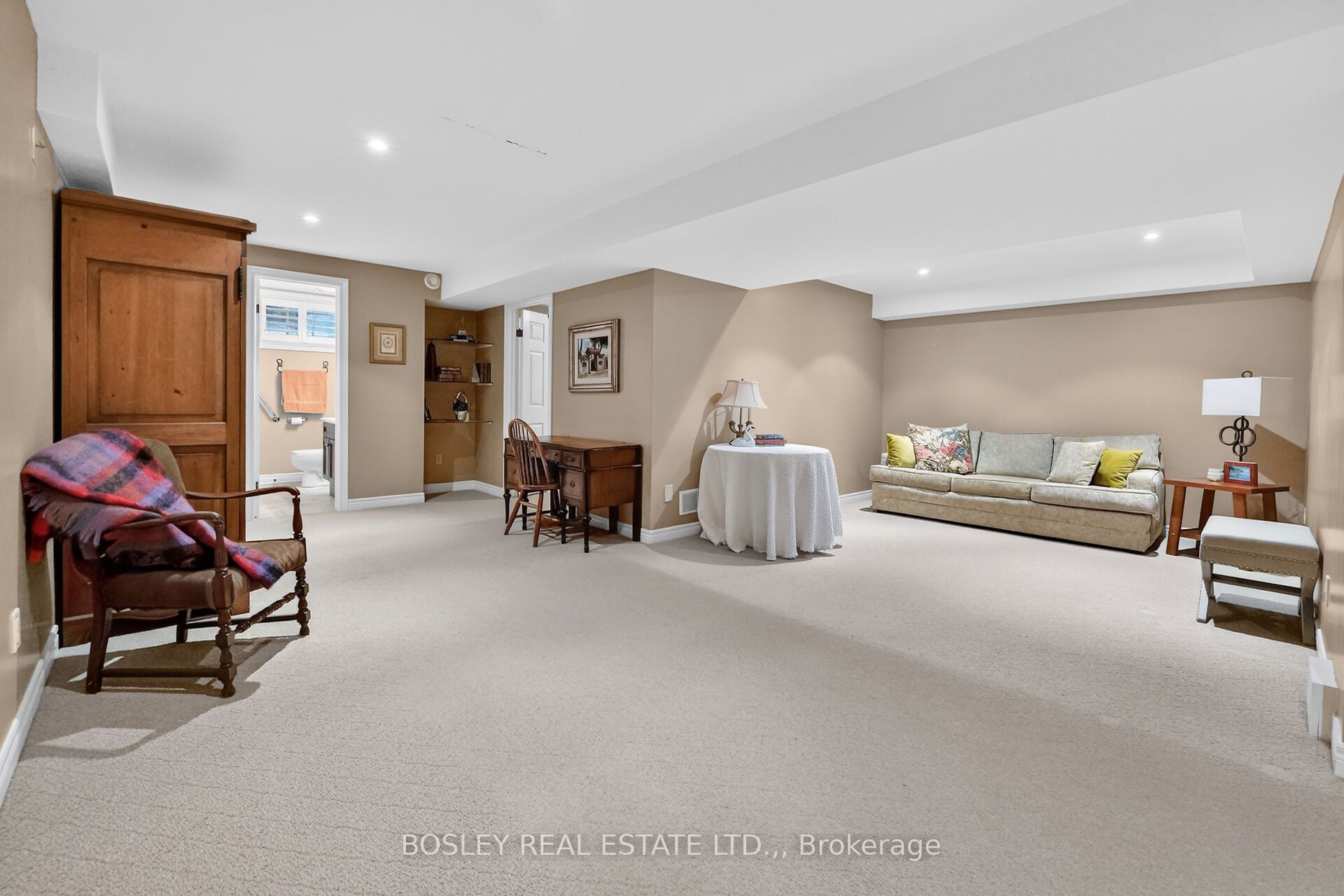 7 Gibson Place Unit 12 Property Photo 17