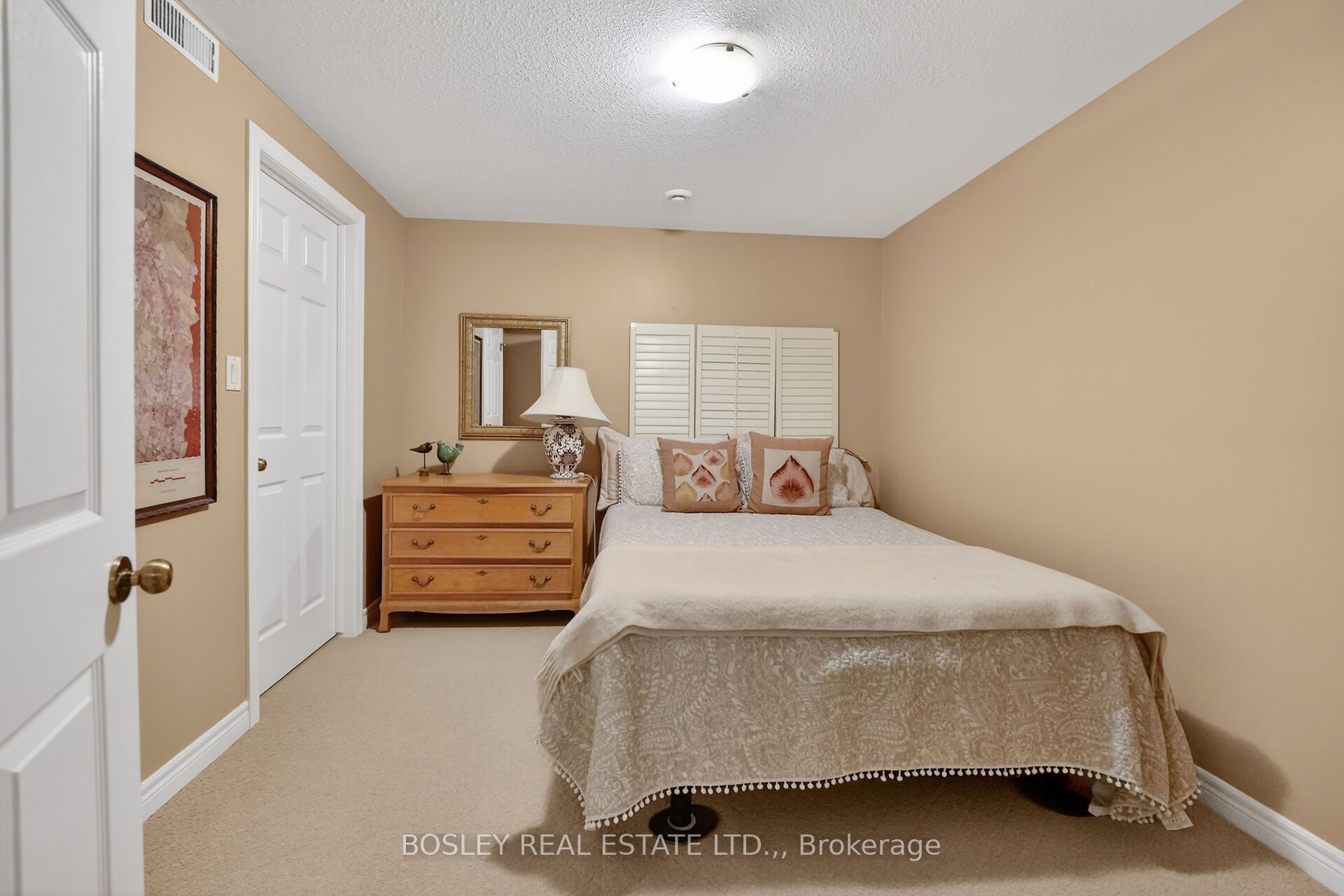 7 Gibson Place Unit 12 Property Photo 18