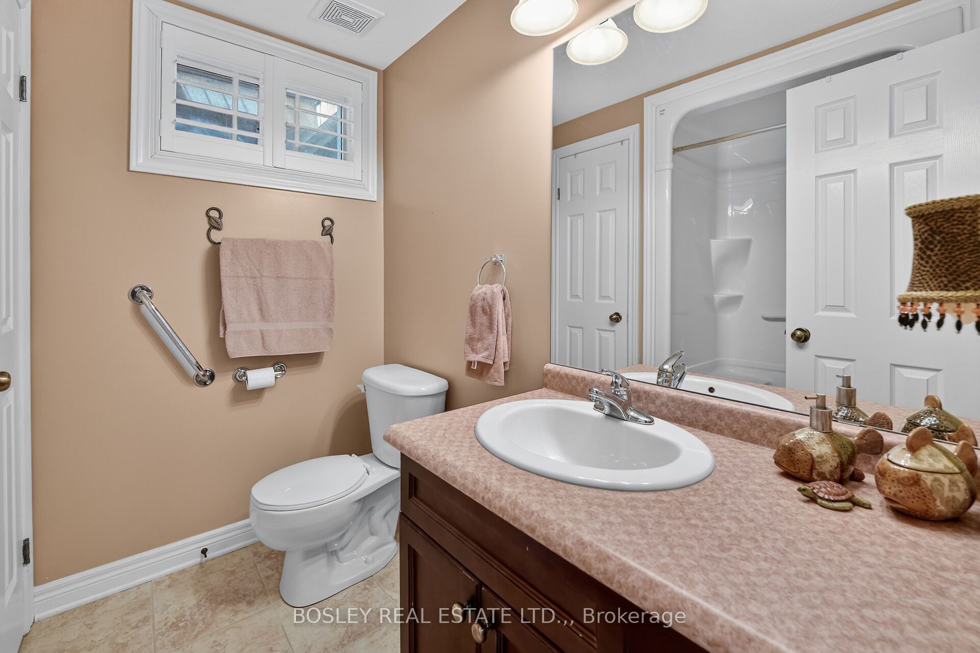 7 Gibson Place Unit 12 Property Photo 19