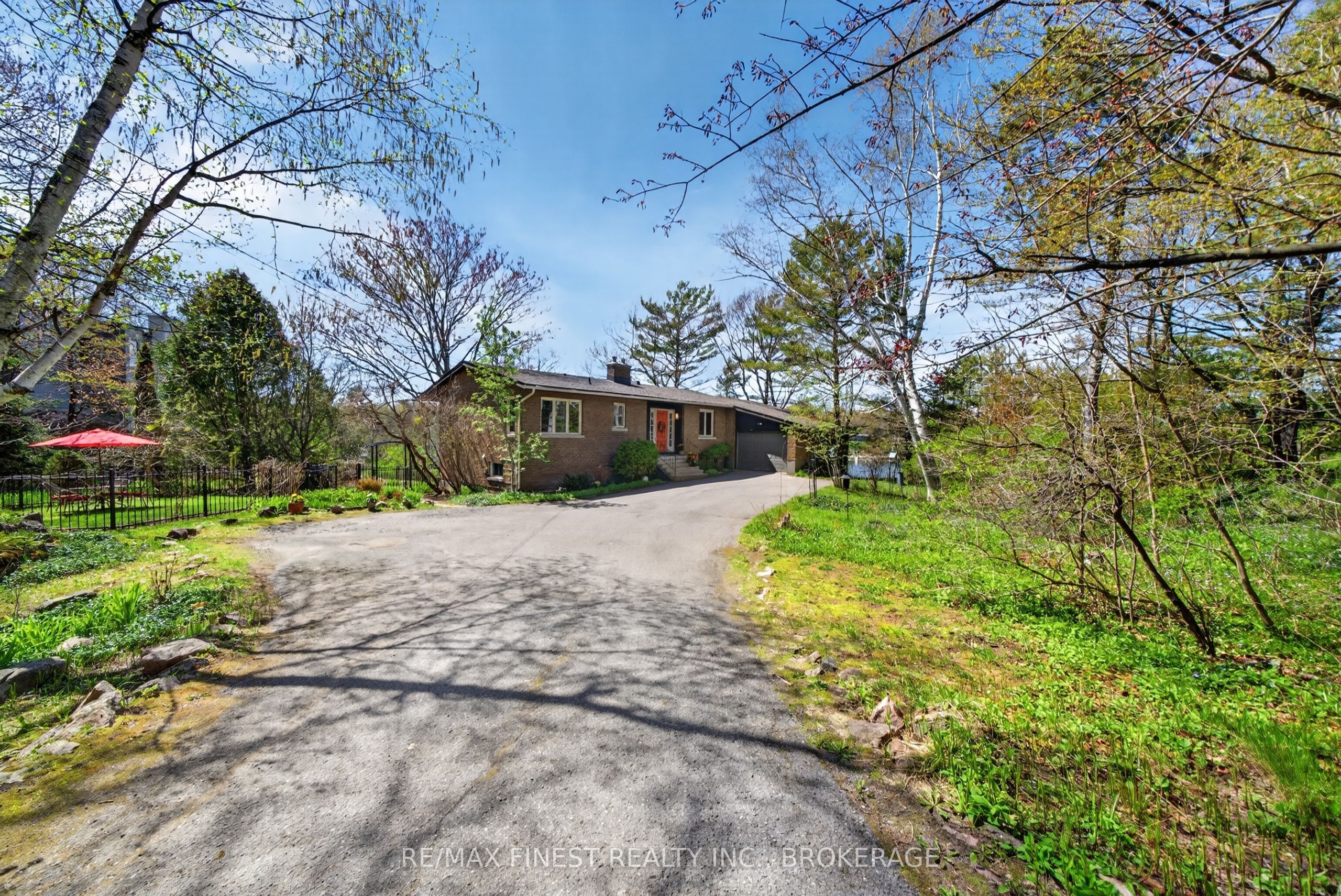 10 Warbler Lane Property Photo 2
