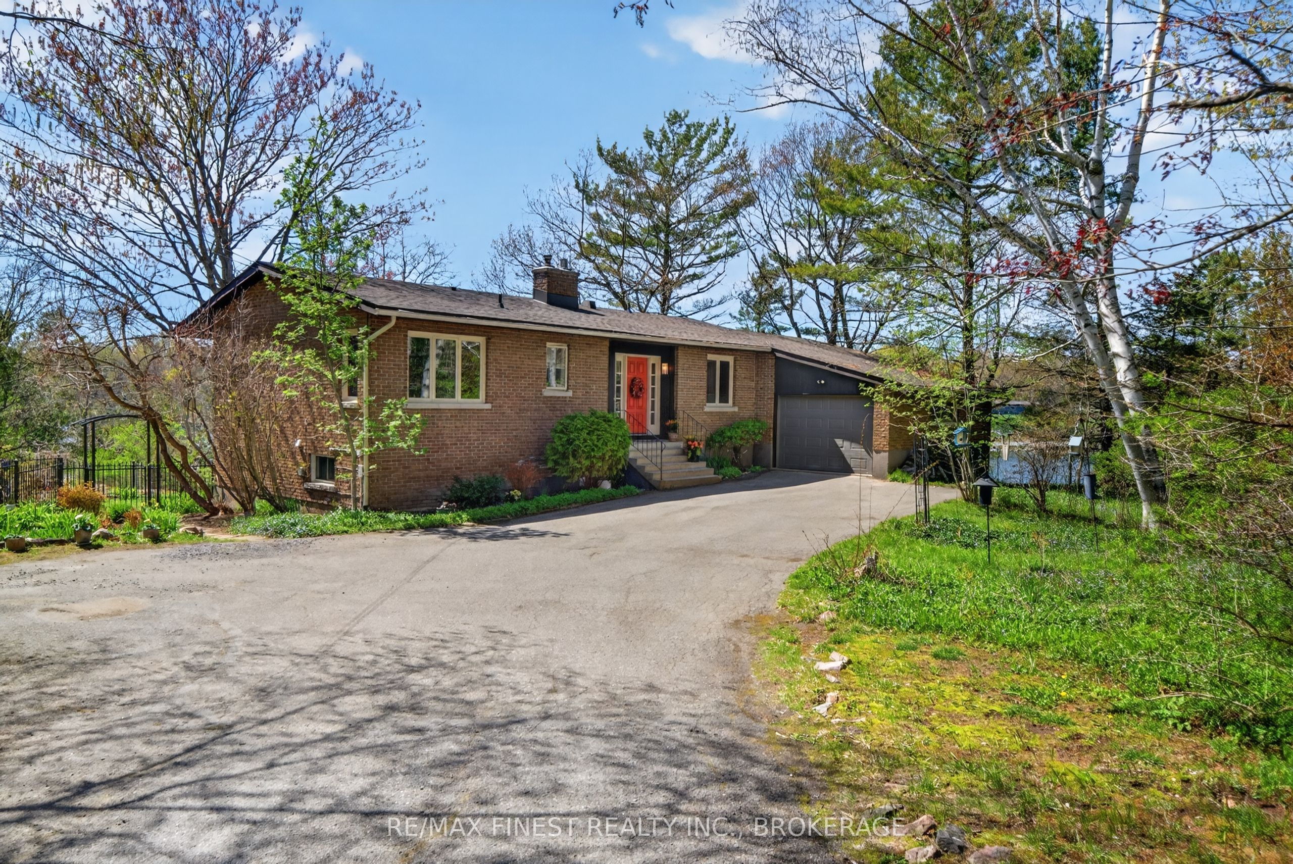 10 Warbler Lane Property Photo 3