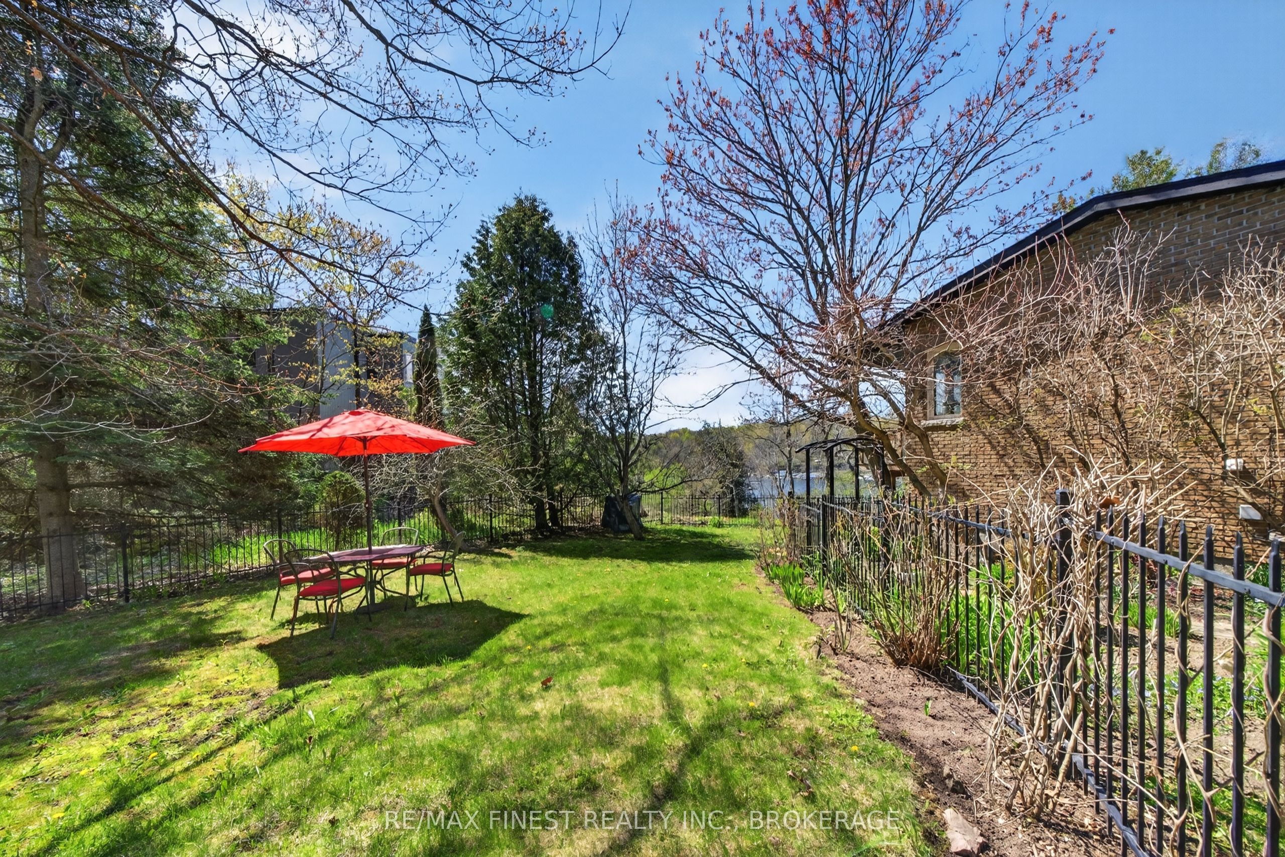 10 Warbler Lane Property Photo 45
