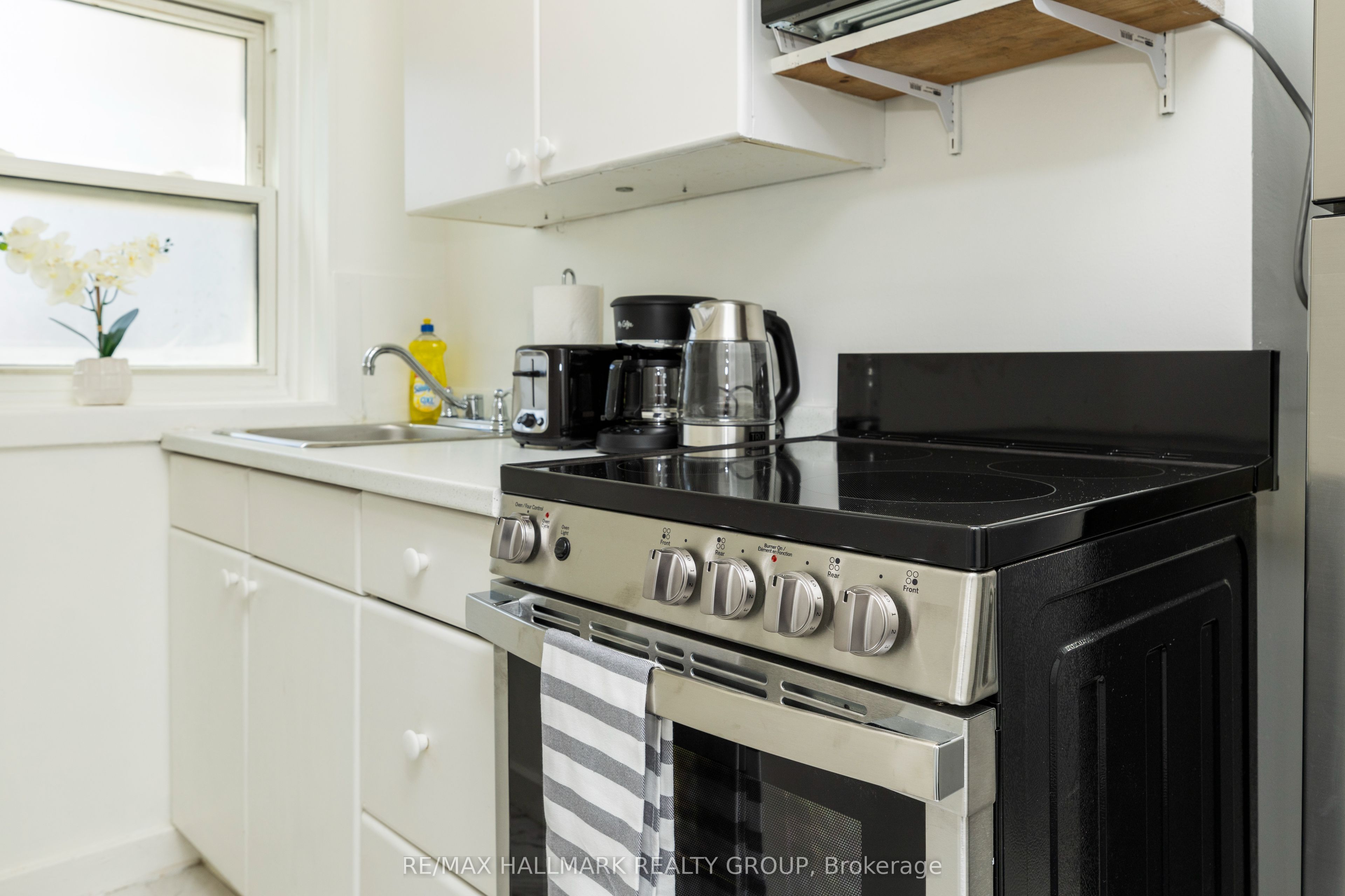 462 Bronson Avenue 1 Property Photo 12