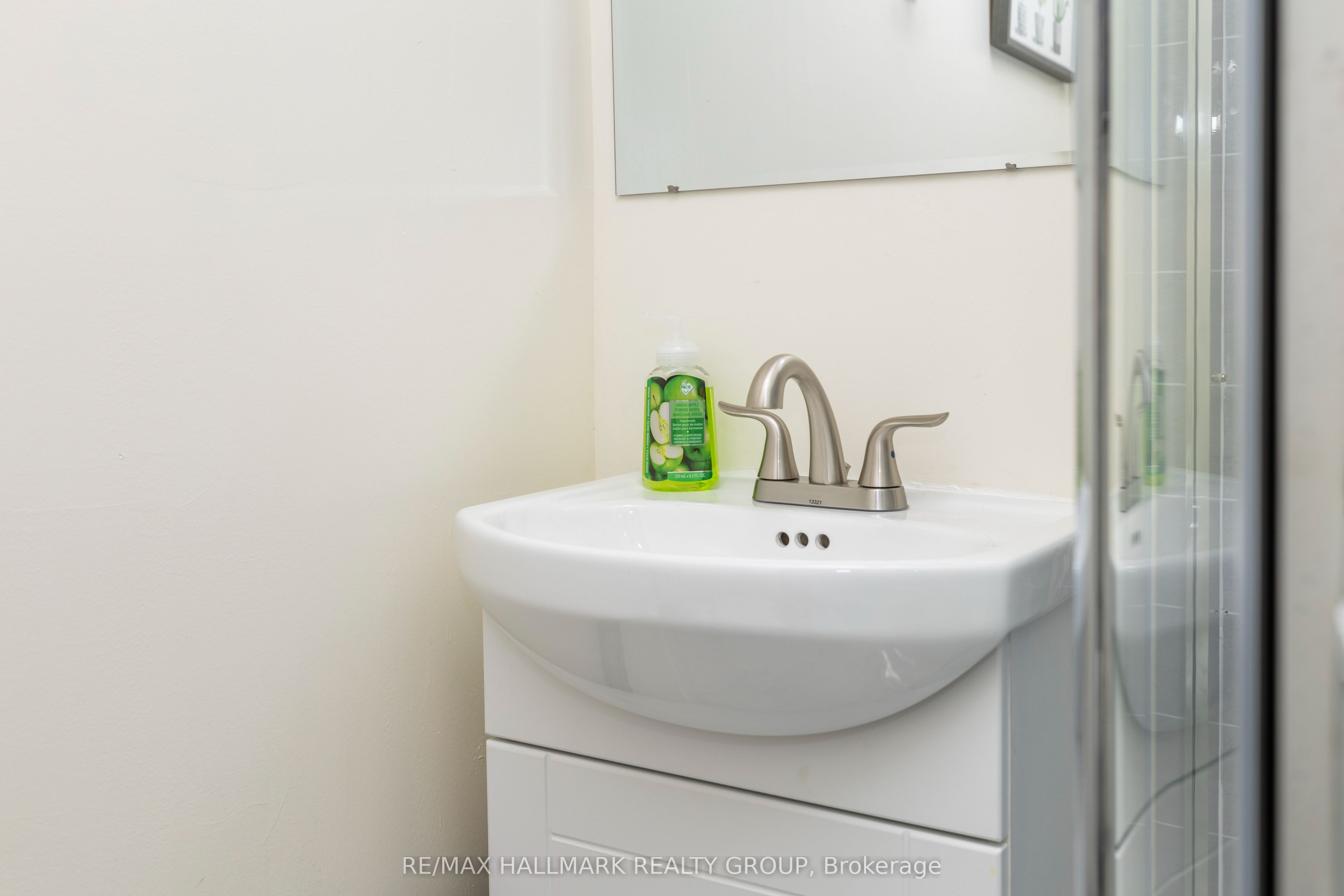 462 Bronson Avenue 1 Property Photo 18
