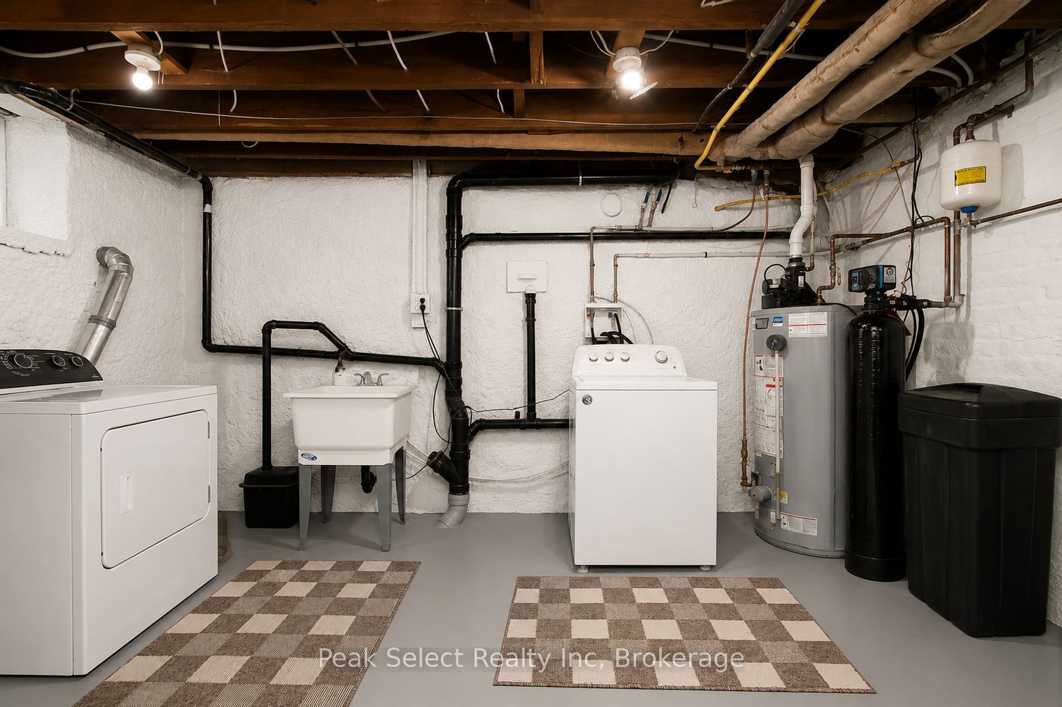 395 Queen Street E Property Photo 35