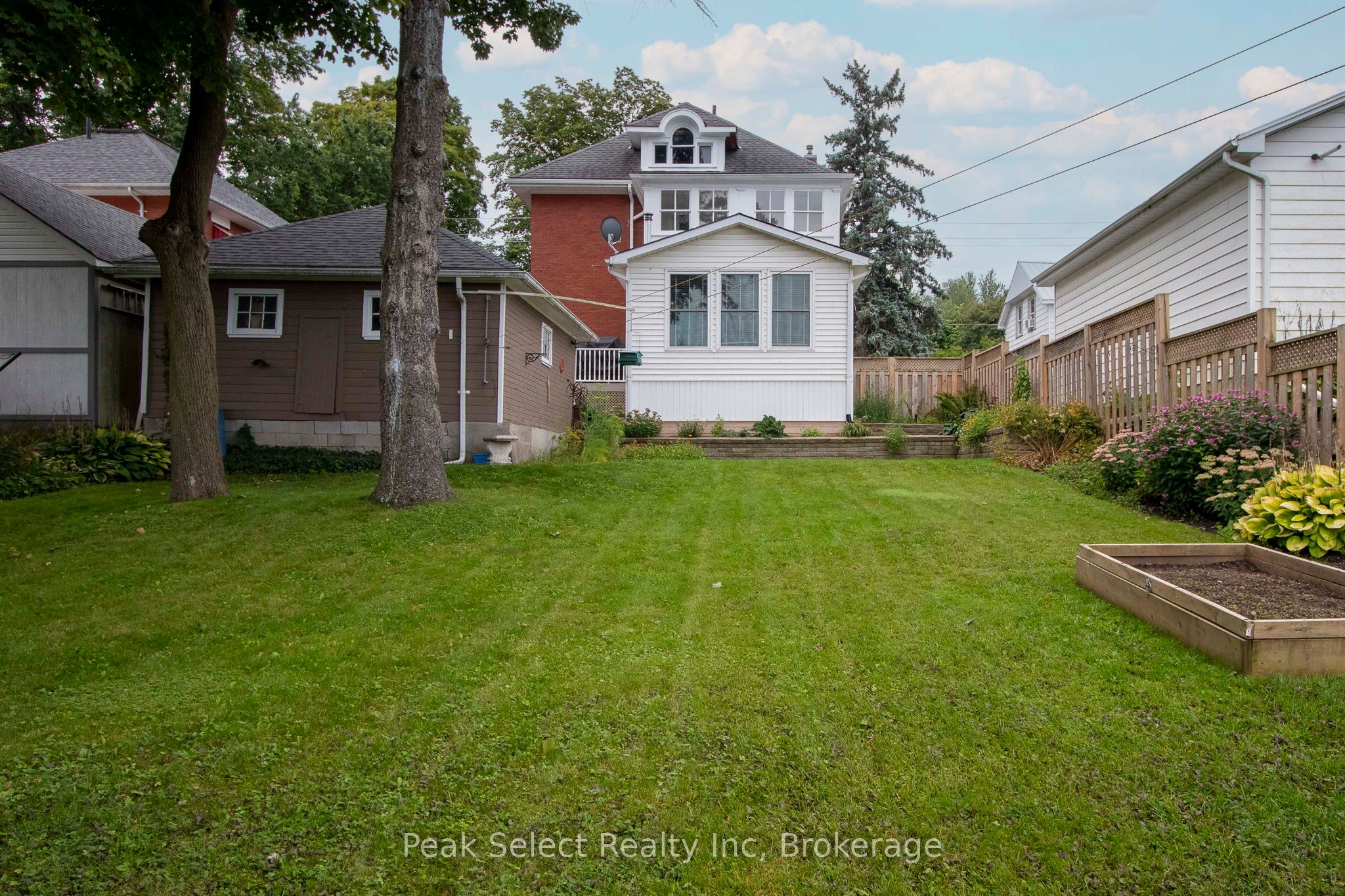 395 Queen Street E Property Photo 43