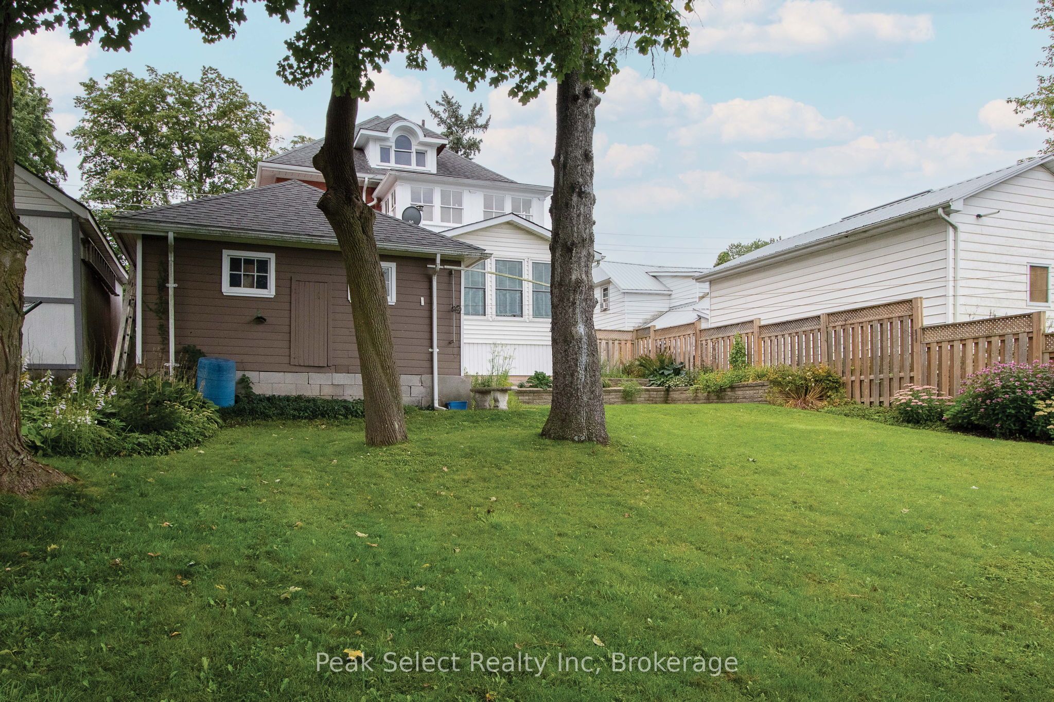 395 Queen Street E Property Photo 45