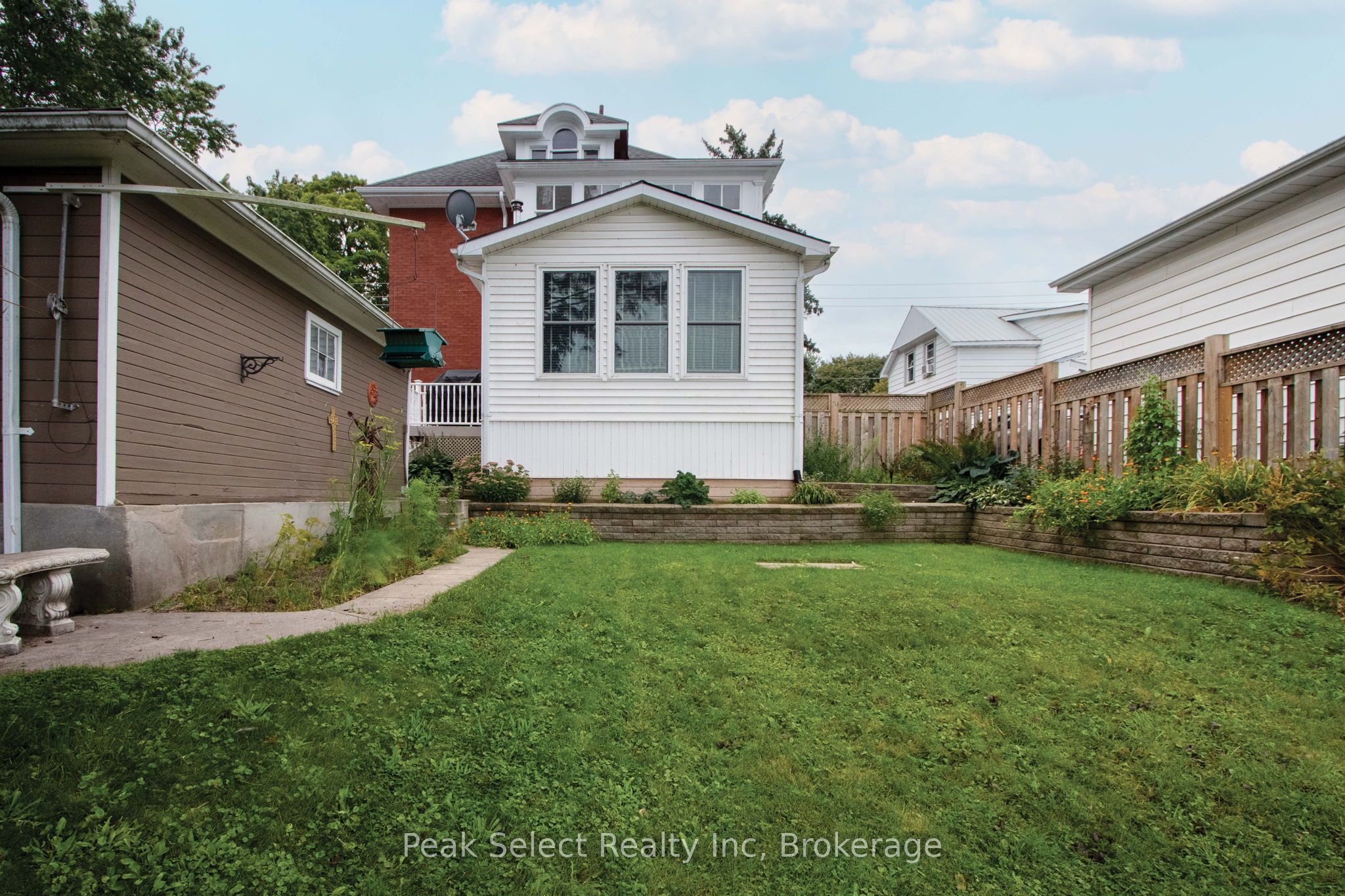 395 Queen Street E Property Photo 46