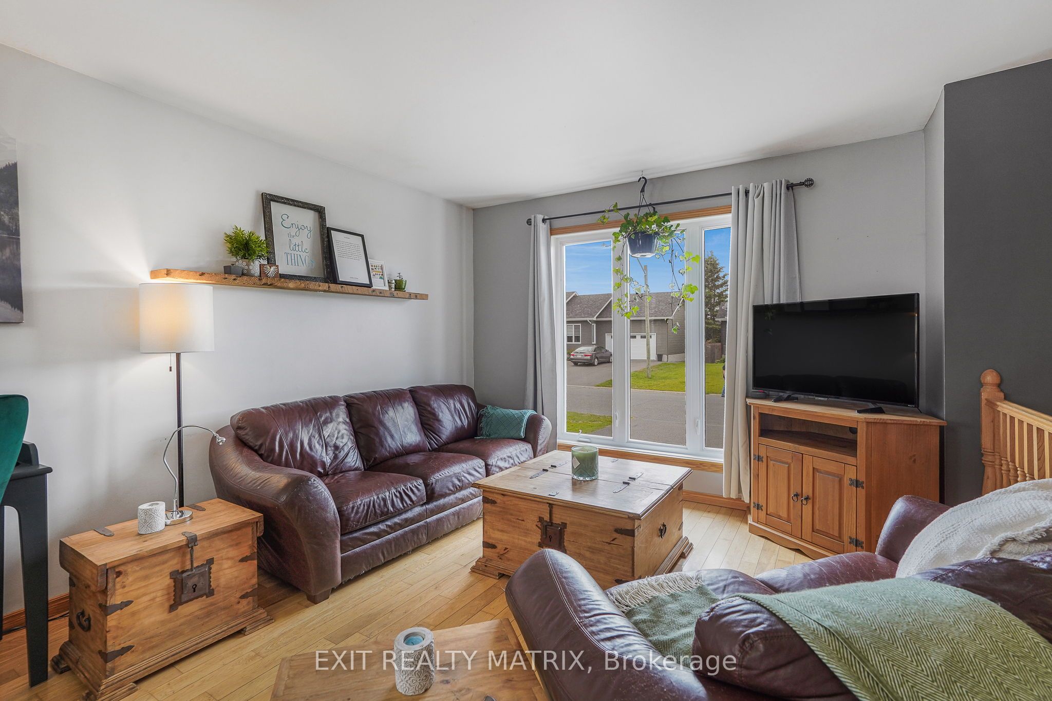 90 Richard Street Property Photo 4