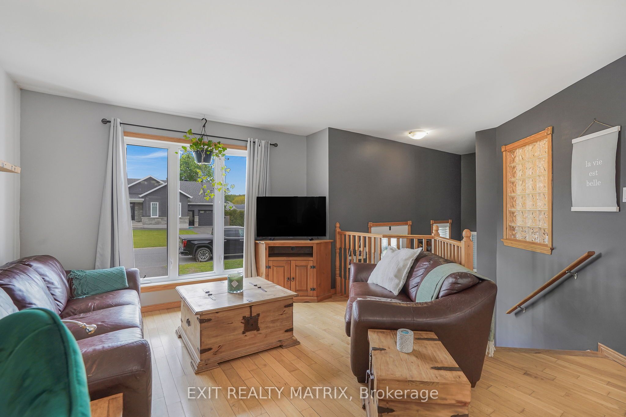 90 Richard Street Property Photo 5
