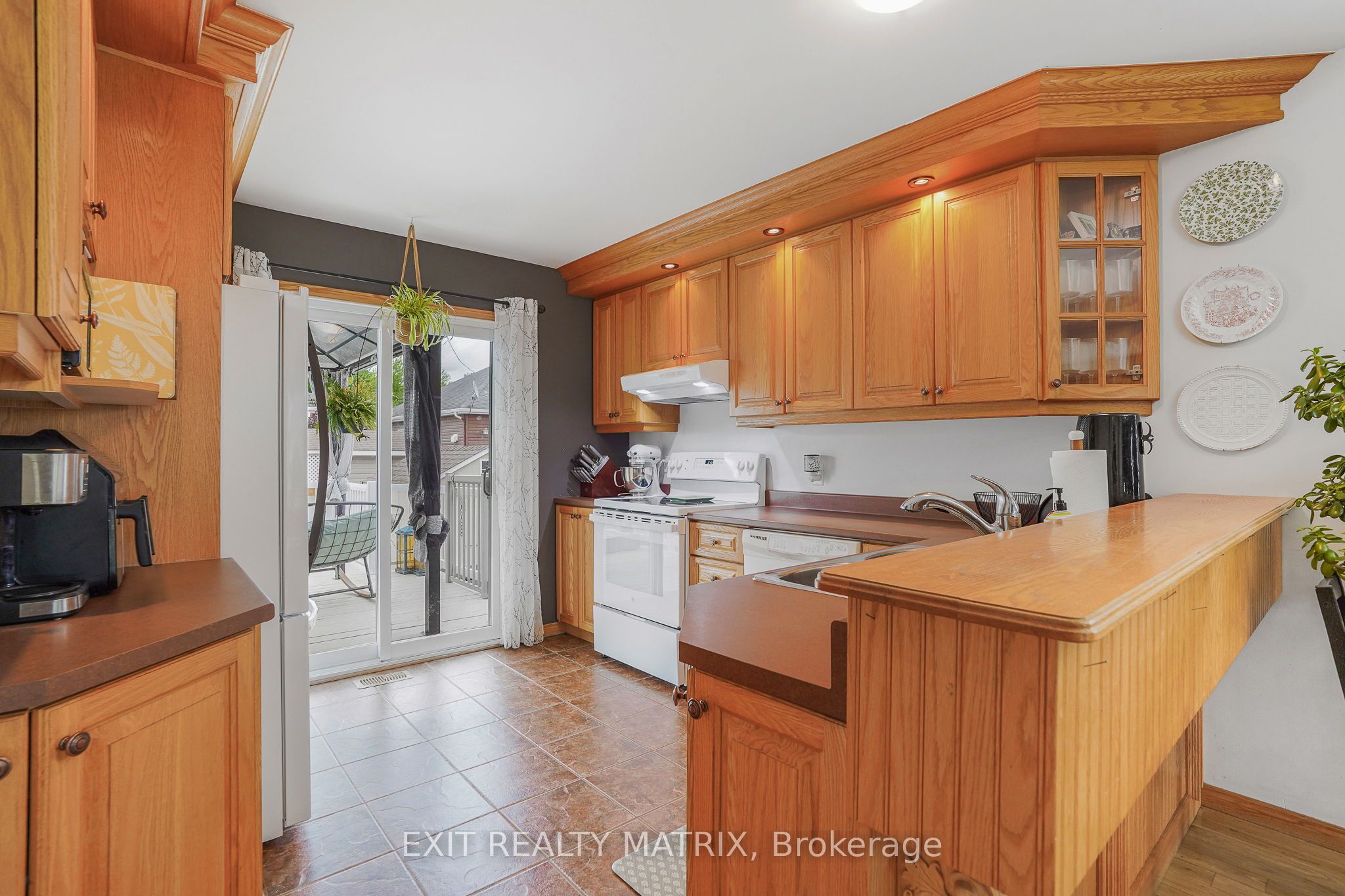 90 Richard Street Property Photo 11