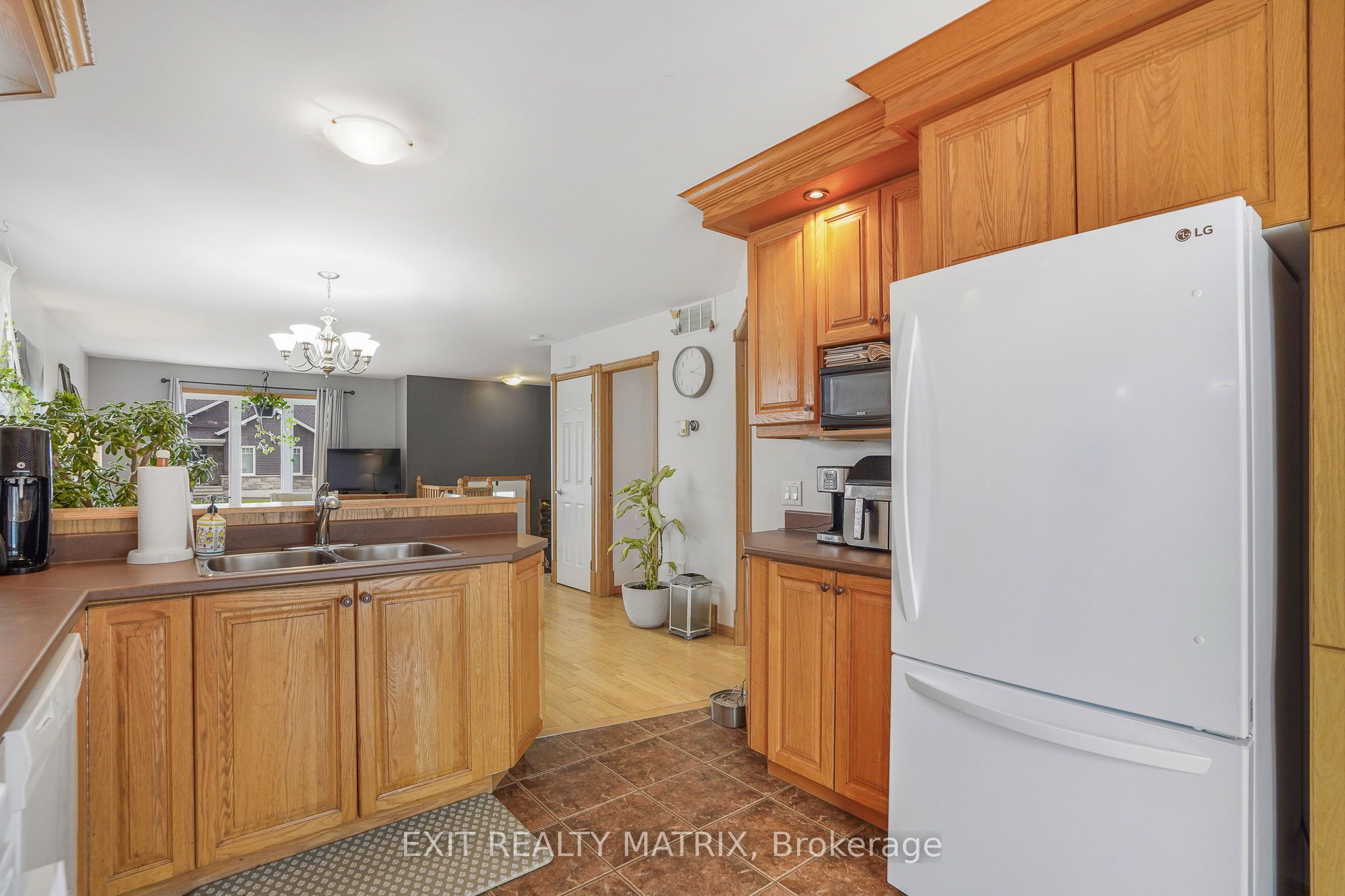 90 Richard Street Property Photo 12