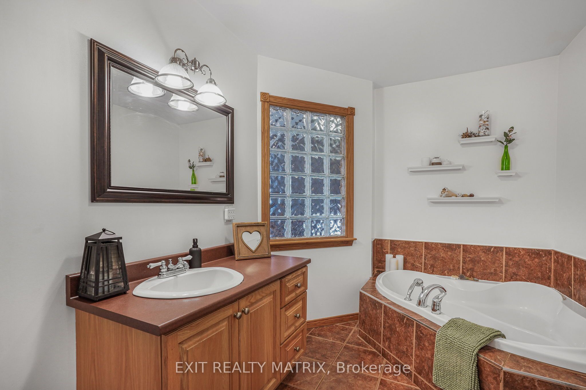 90 Richard Street Property Photo 19