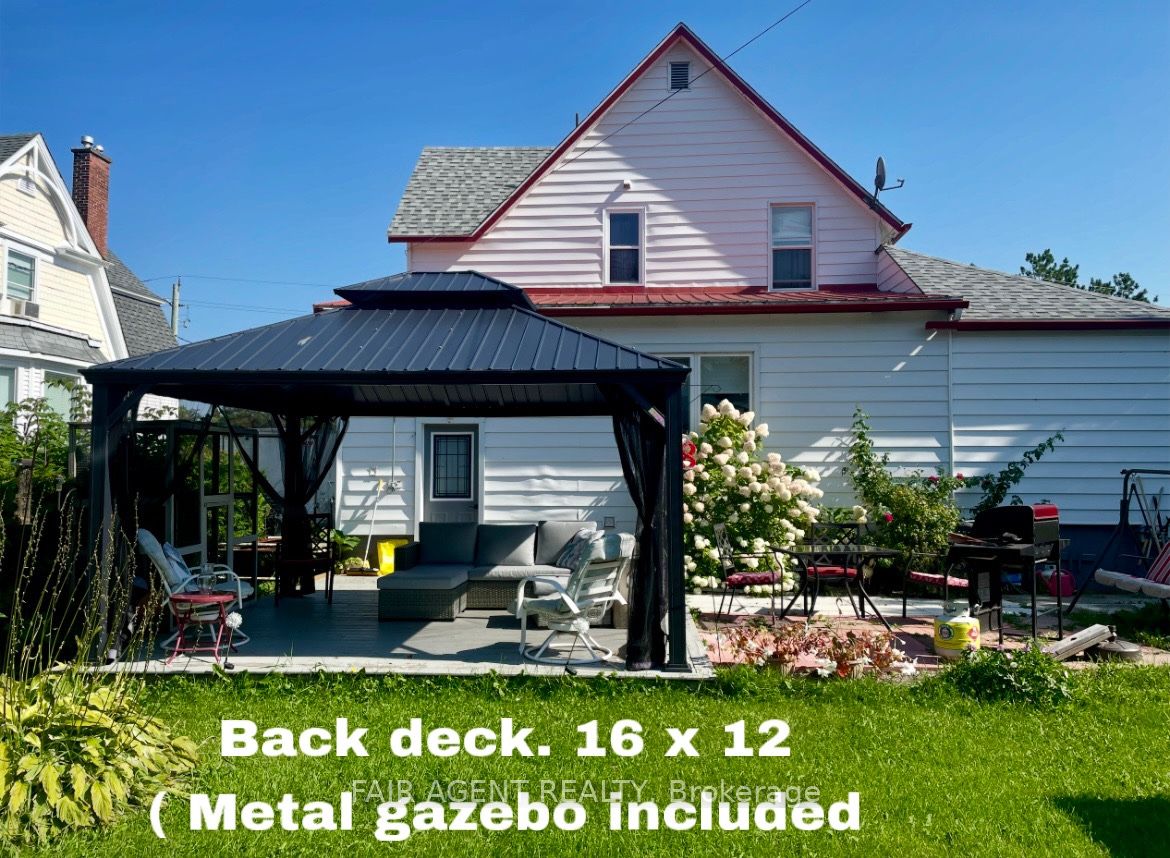 202 Water Street Property Photo 6
