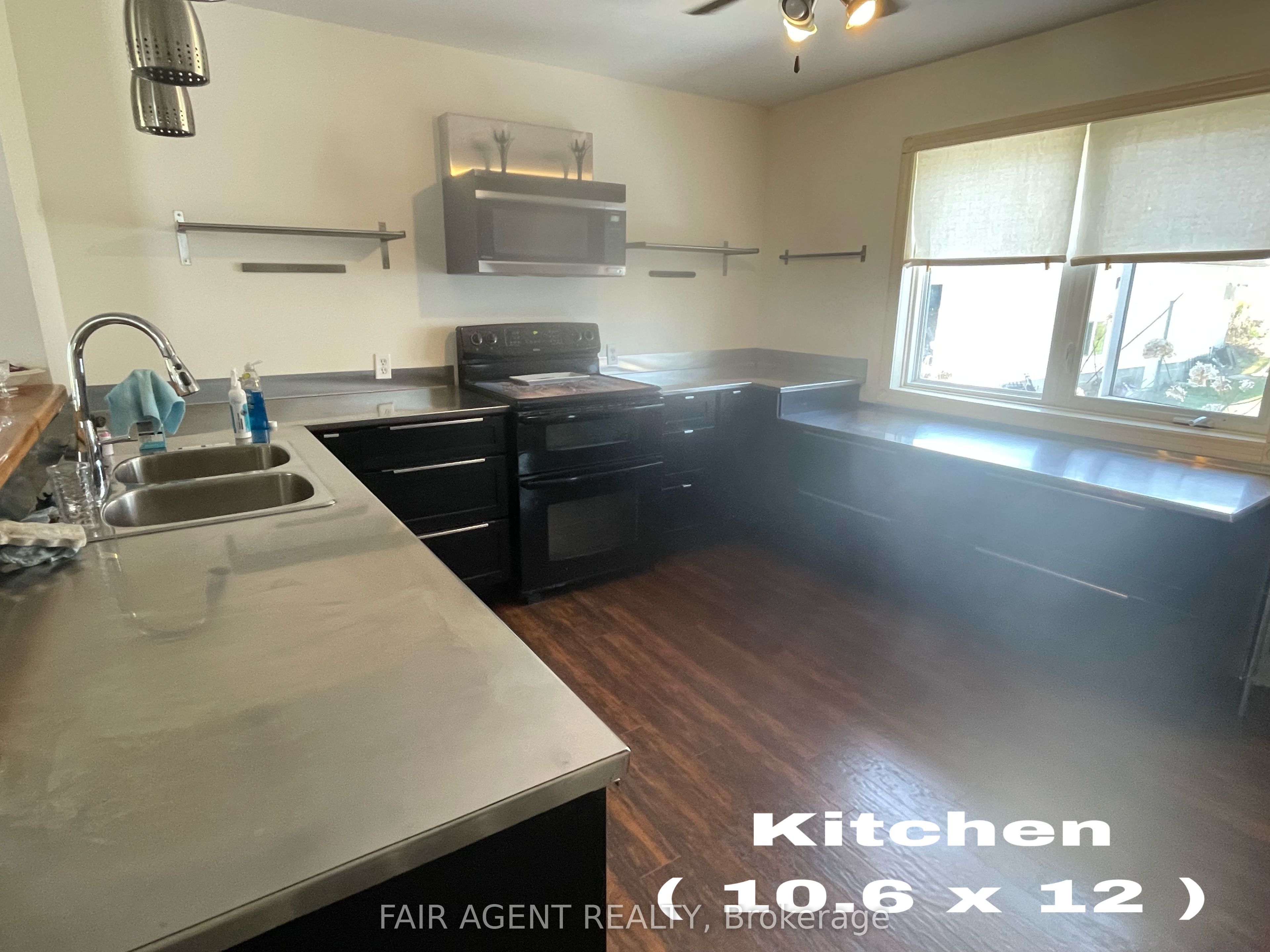202 Water Street Property Photo 10