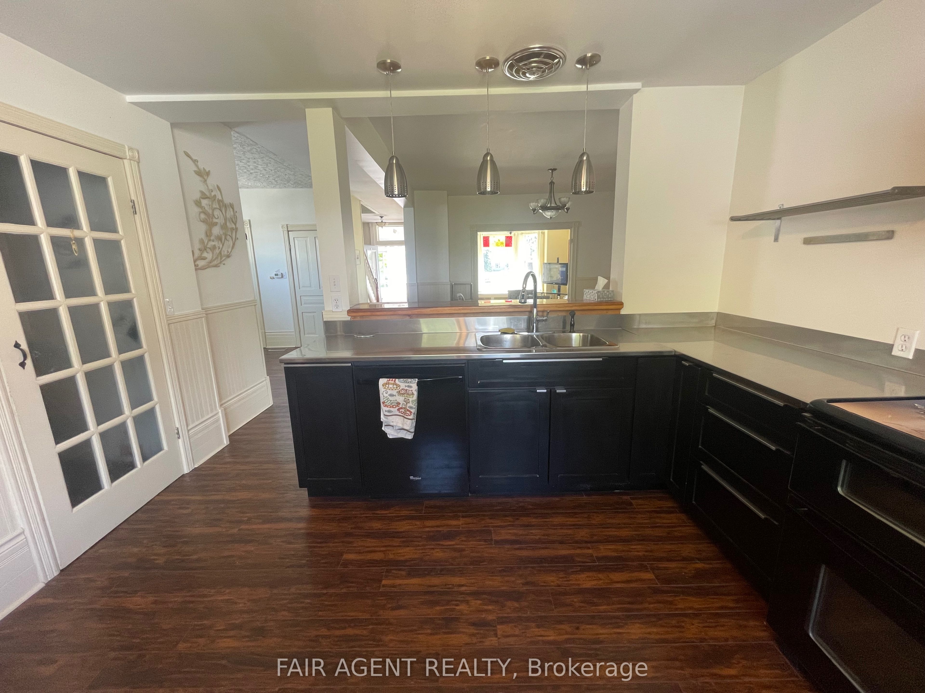 202 Water Street Property Photo 11