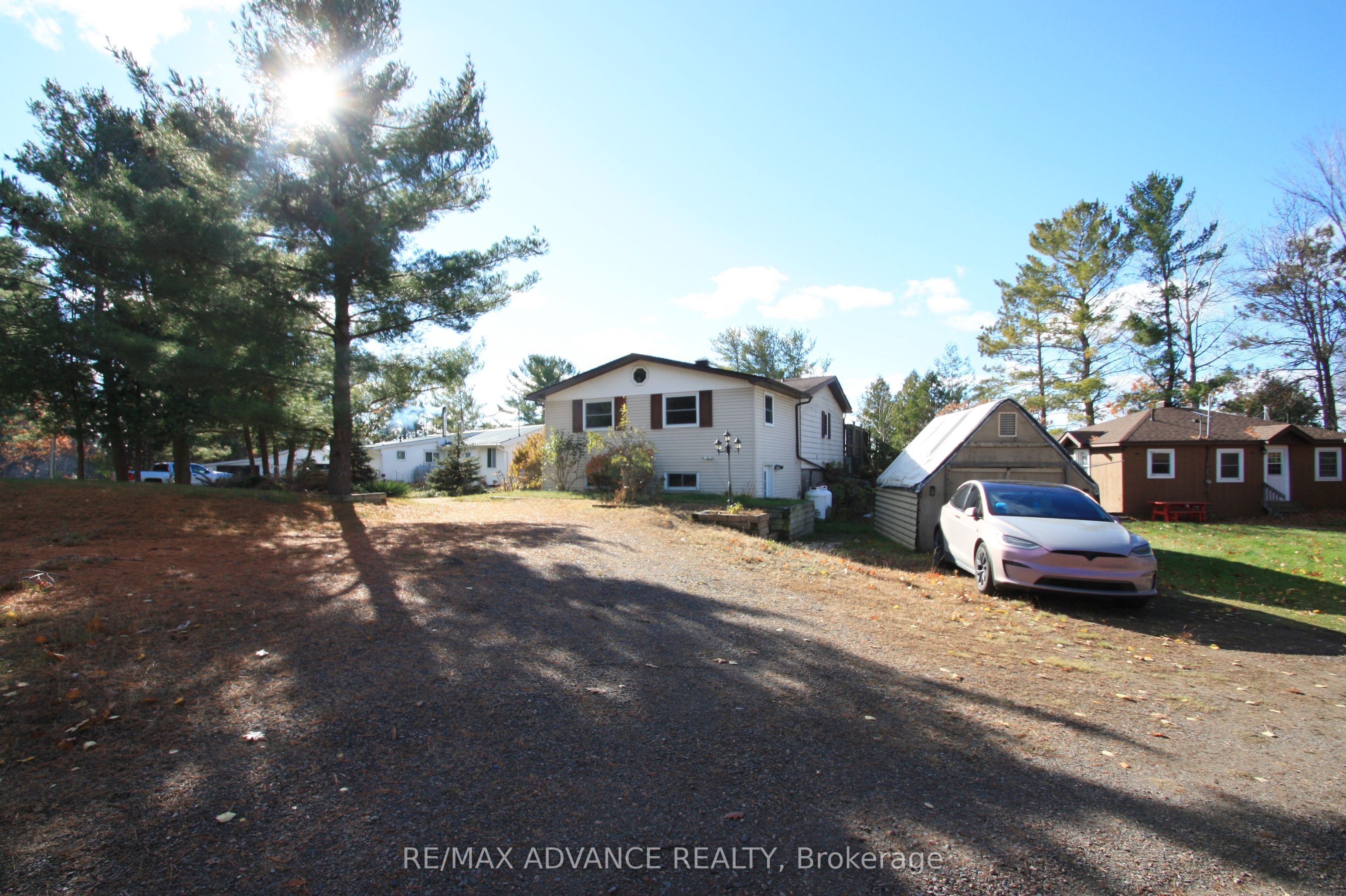 77 Rockview Road Property Photo 3