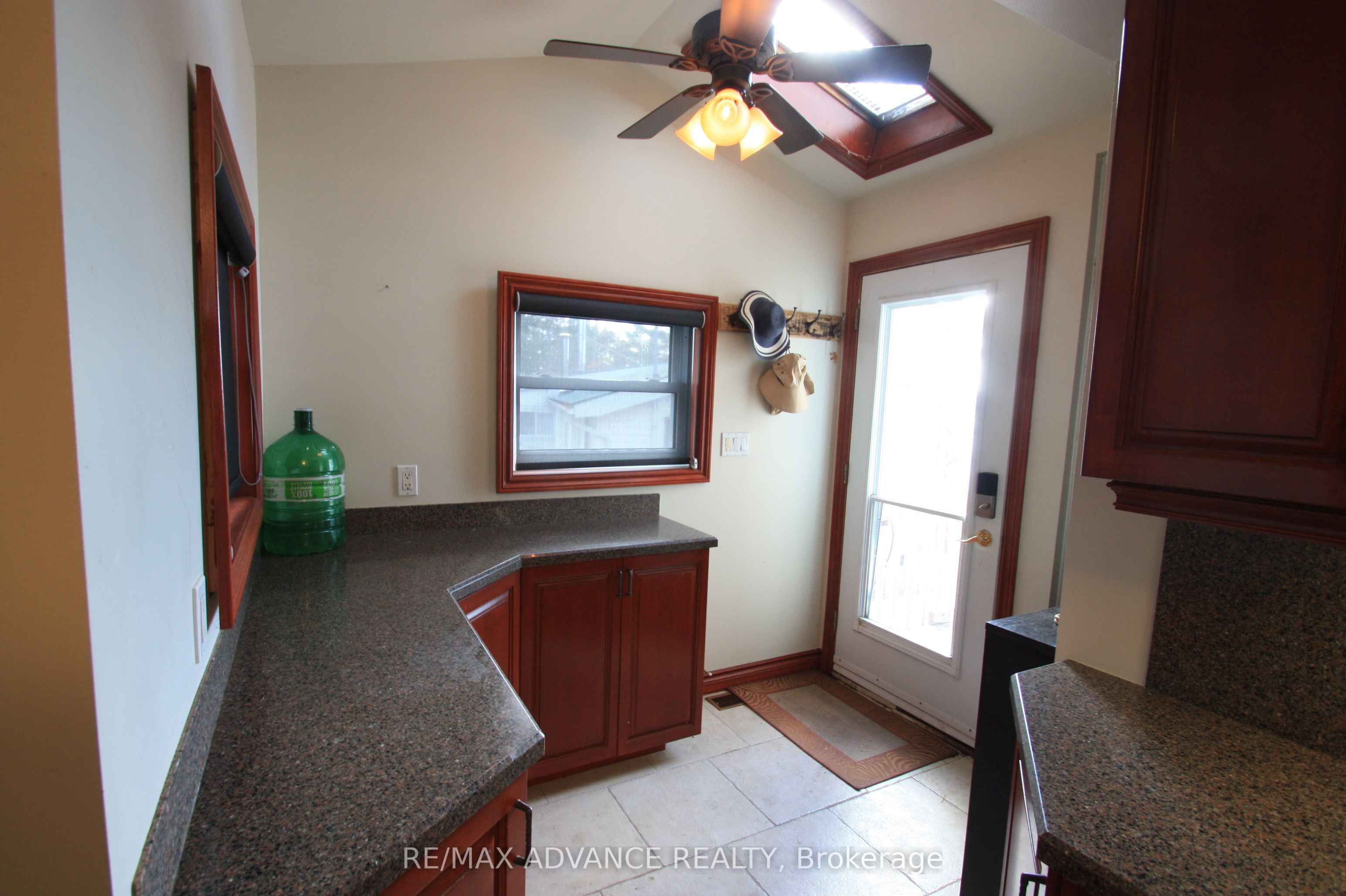 77 Rockview Road Property Photo 4