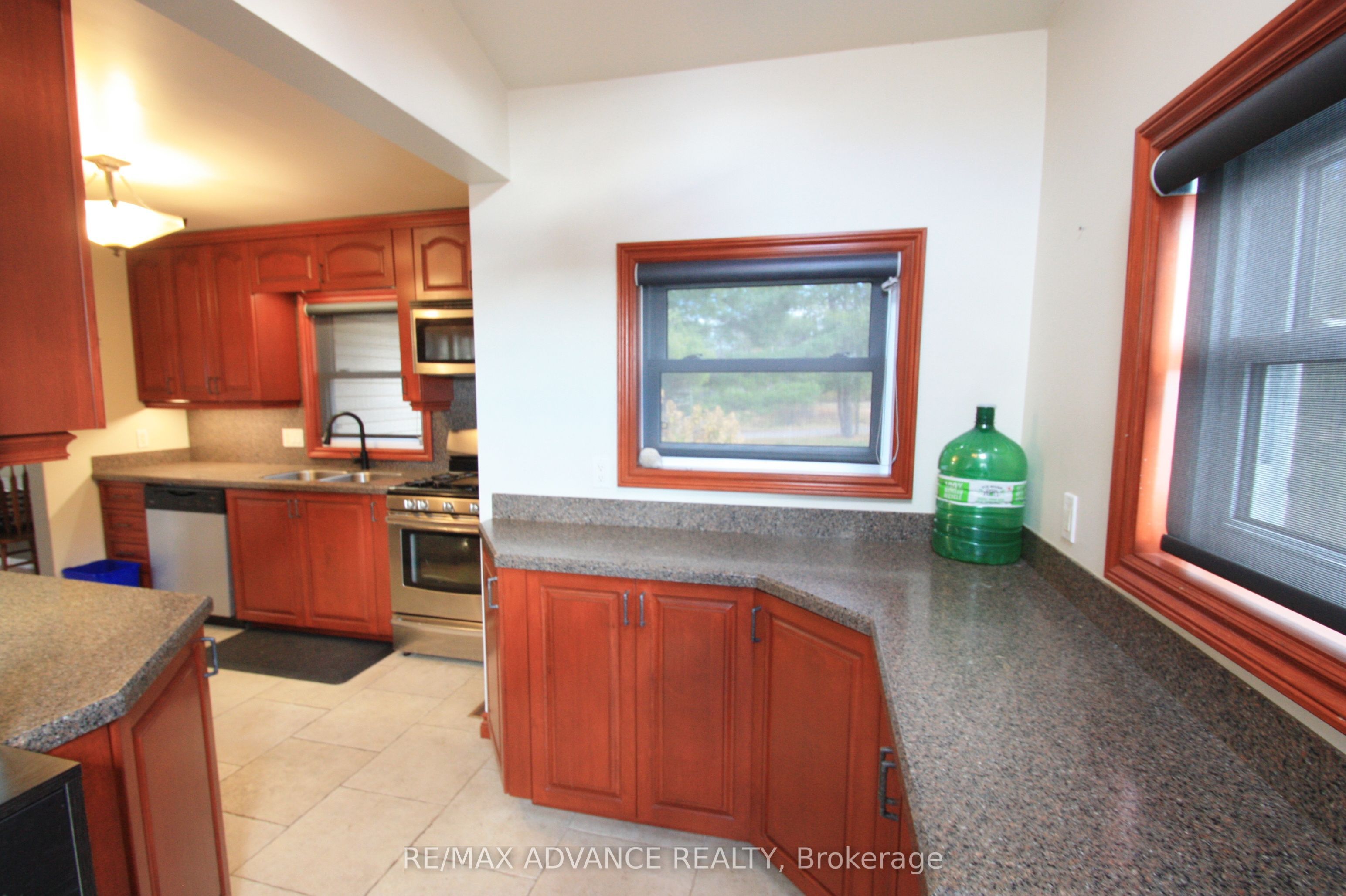 77 Rockview Road Property Photo 5