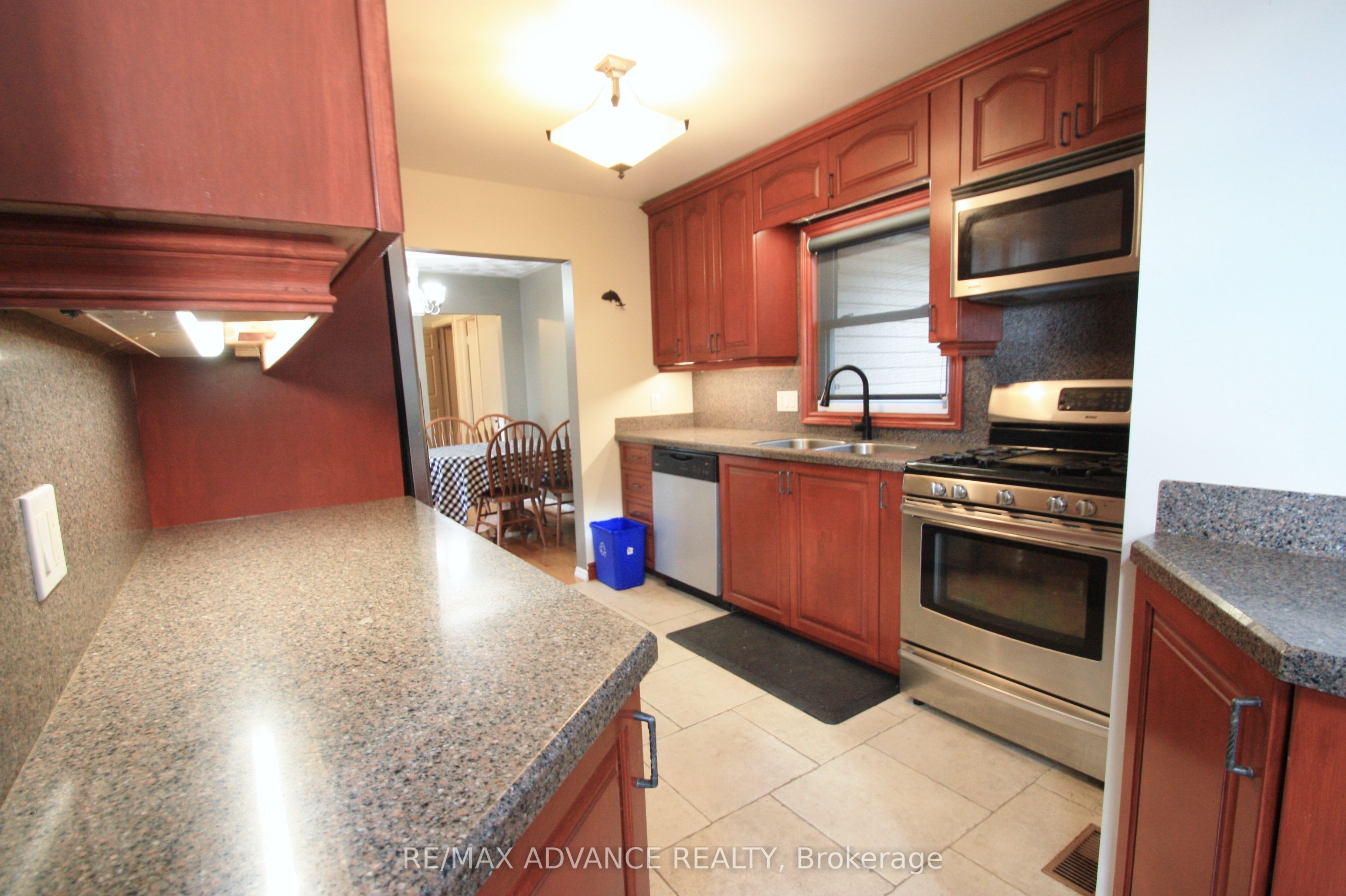 77 Rockview Road Property Photo 6