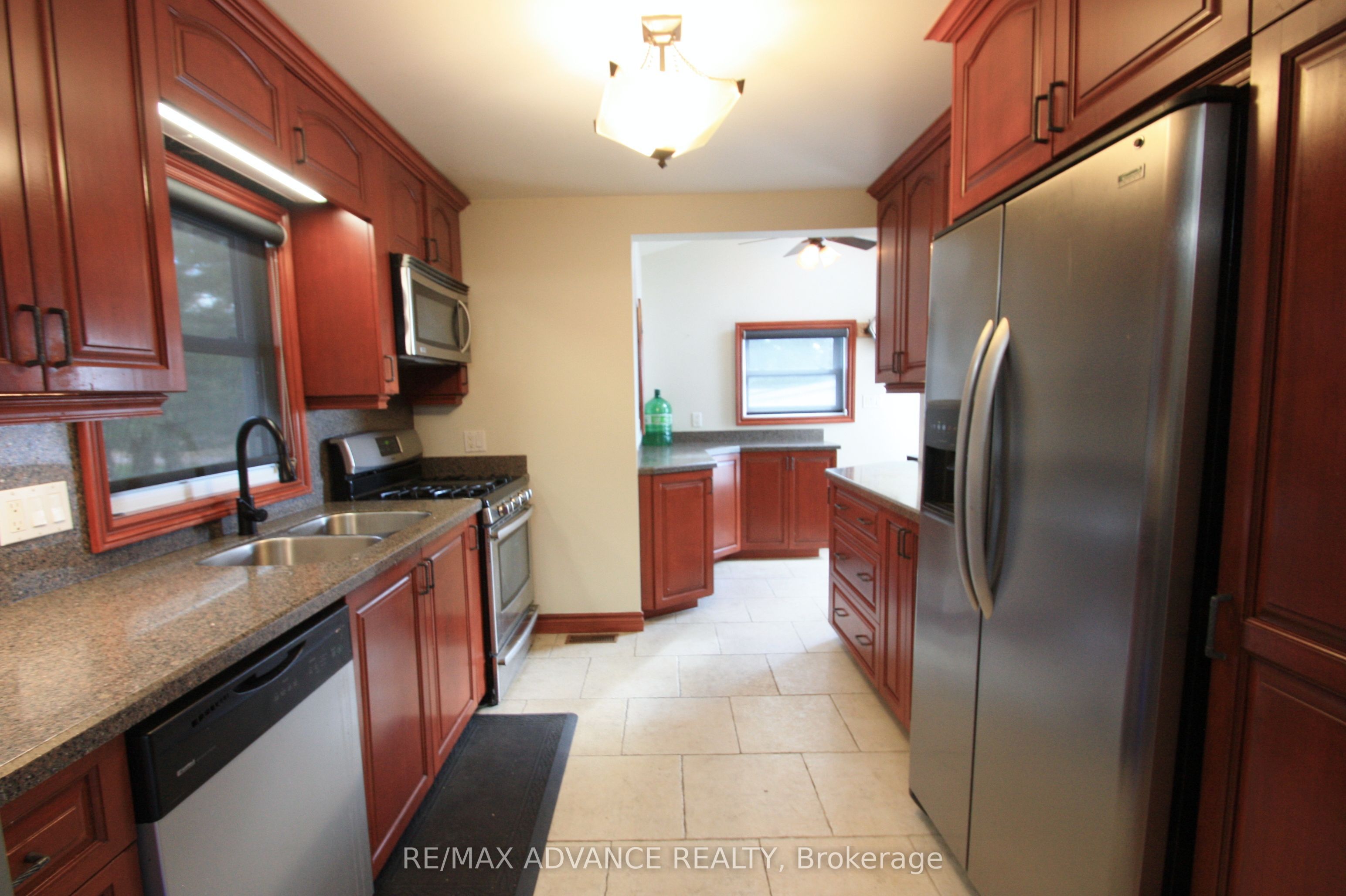 77 Rockview Road Property Photo 8