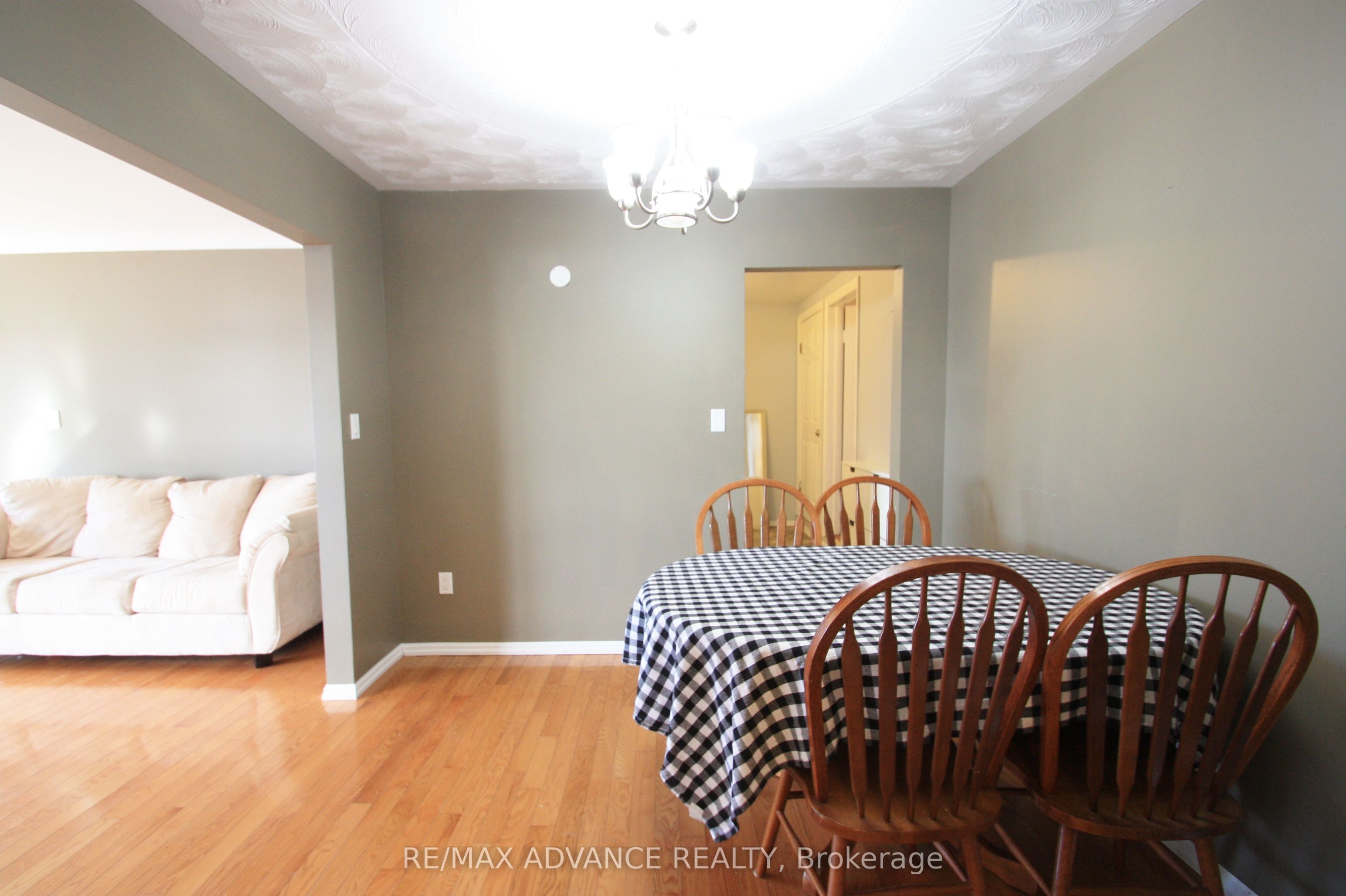 77 Rockview Road Property Photo 9