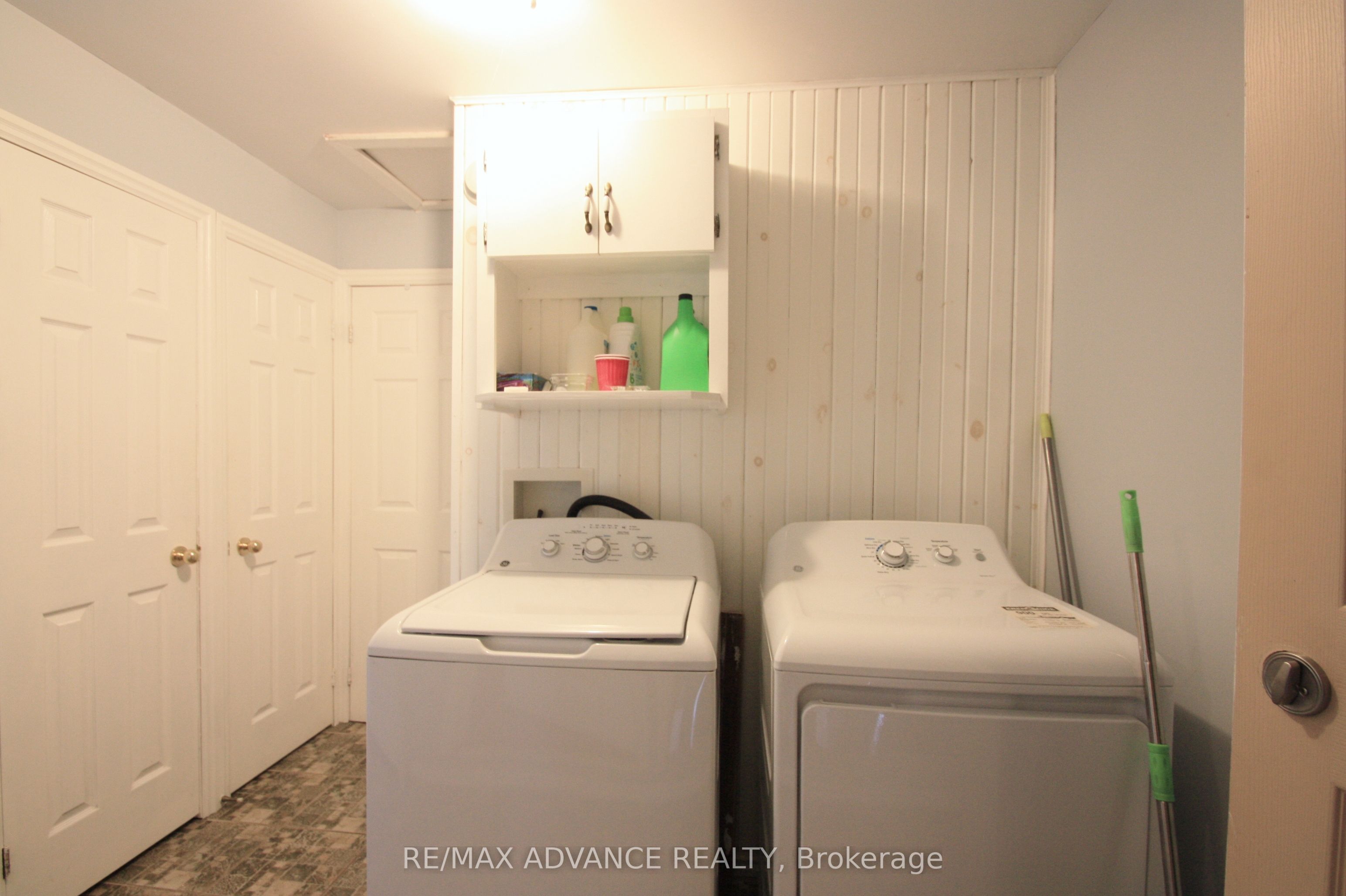 77 Rockview Road Property Photo 14