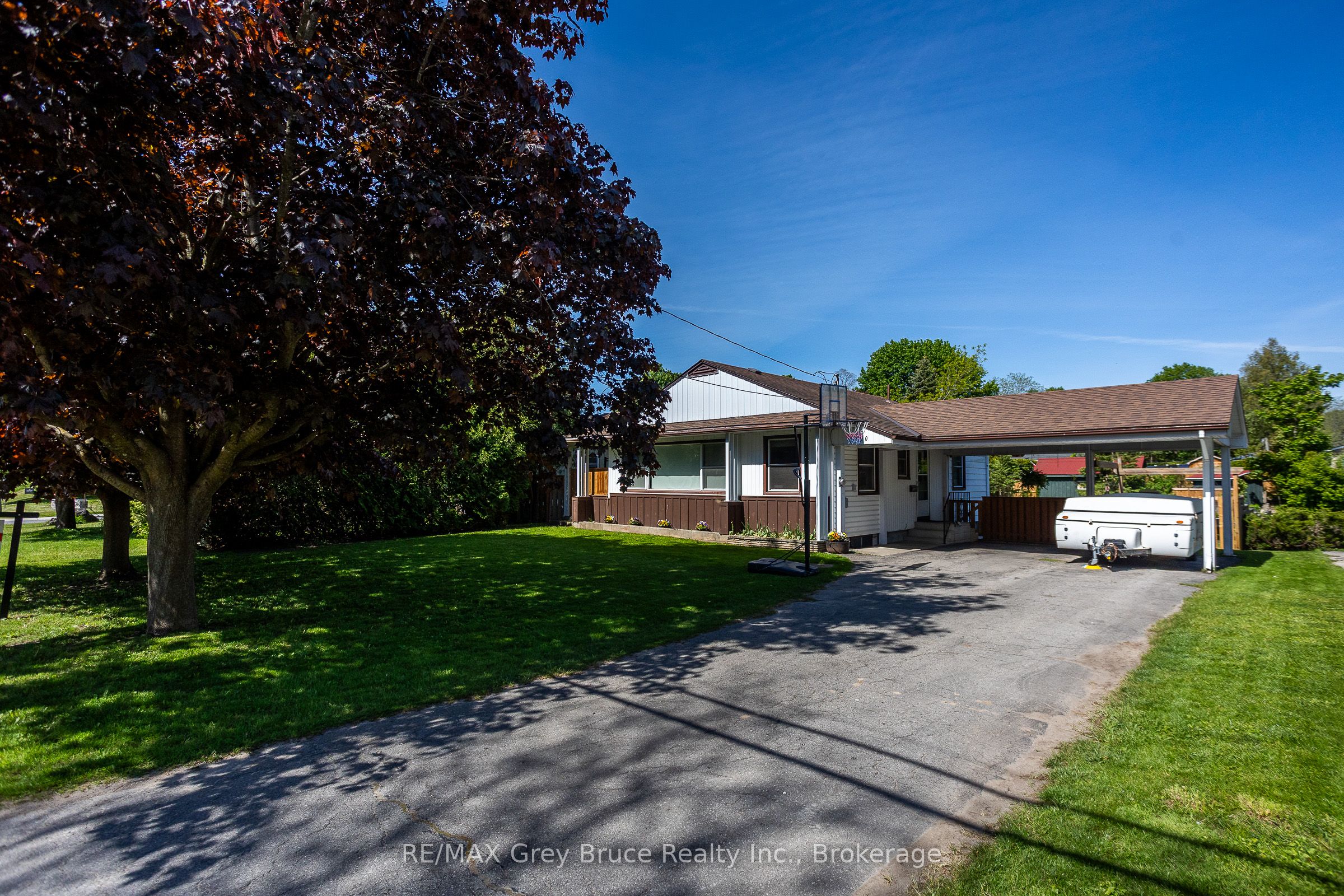 2120 4th Avenue W Property Photo 1