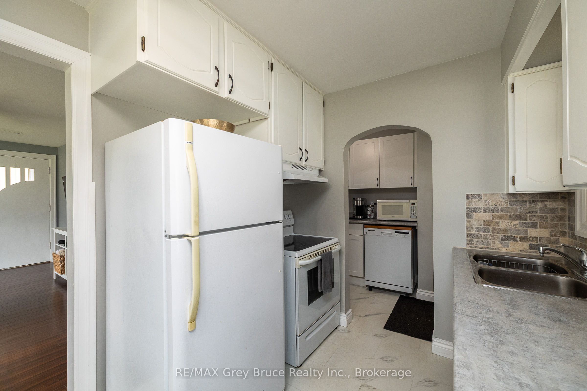 2120 4th Avenue W Property Photo 7