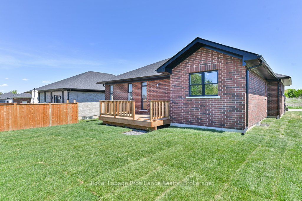 8 Dunmor Street Property Photo 32