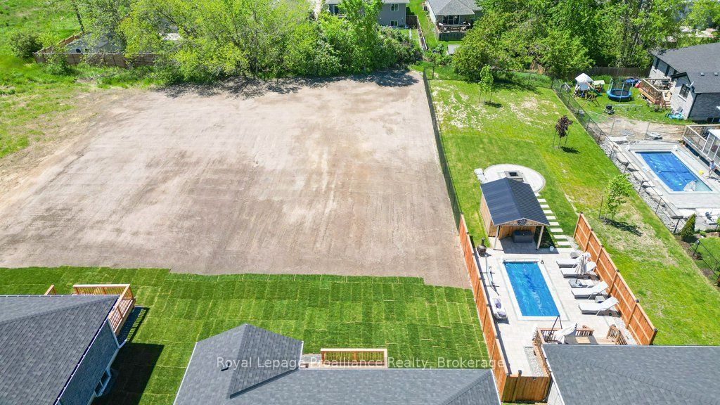 8 Dunmor Street Property Photo 39
