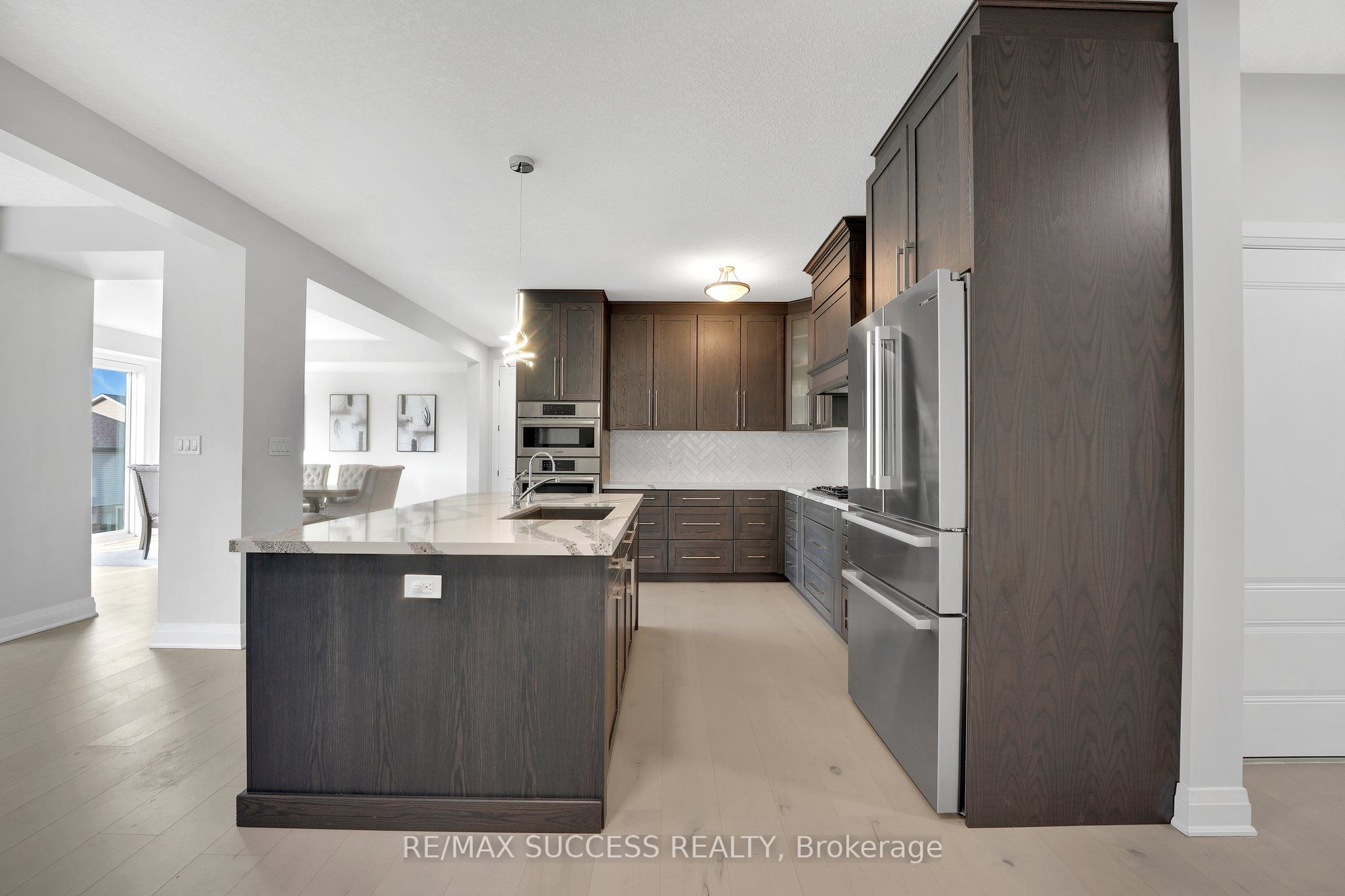 554 Bridgemill Crescent E Property Photo 10