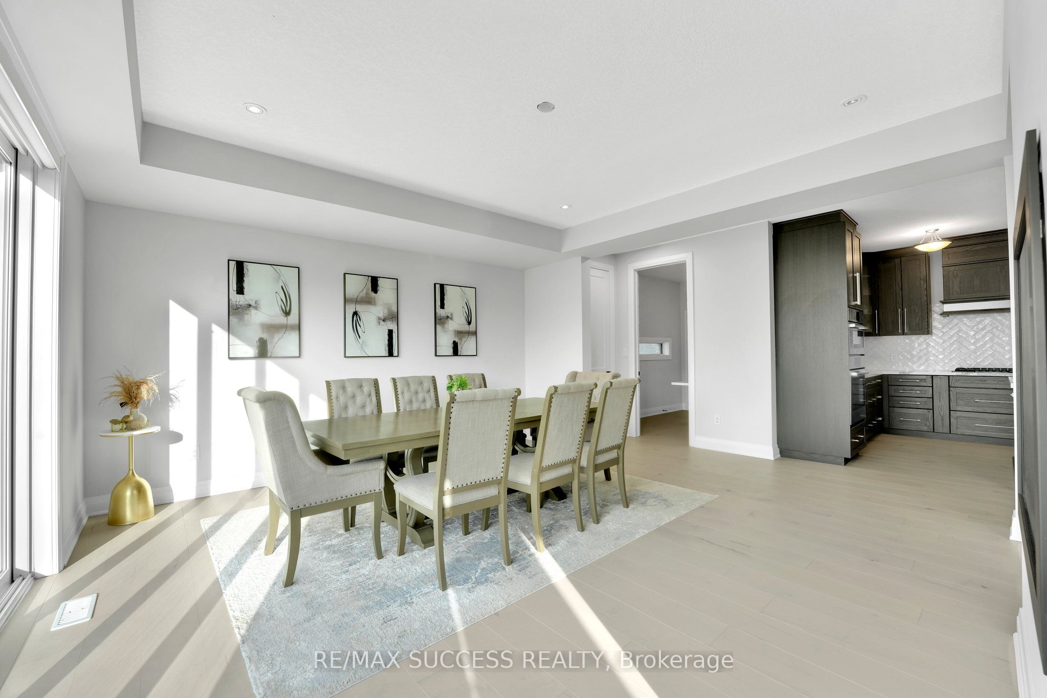 554 Bridgemill Crescent E Property Photo 15