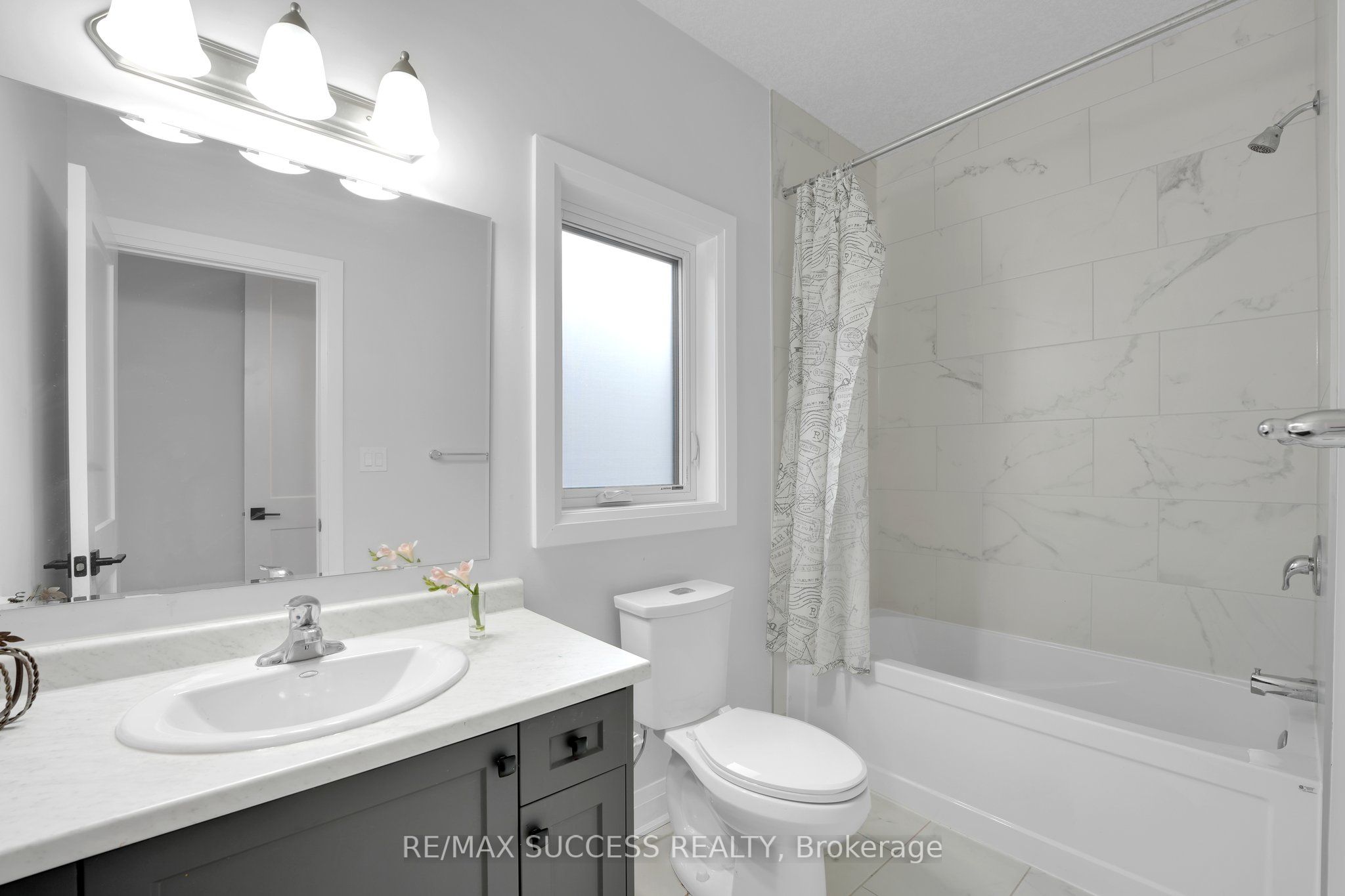 554 Bridgemill Crescent E Property Photo 29