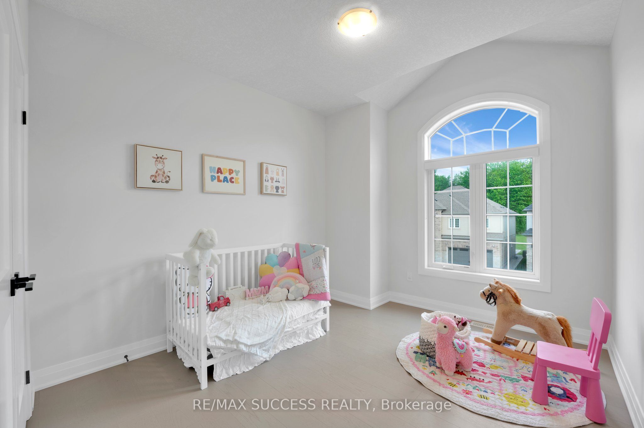554 Bridgemill Crescent E Property Photo 34