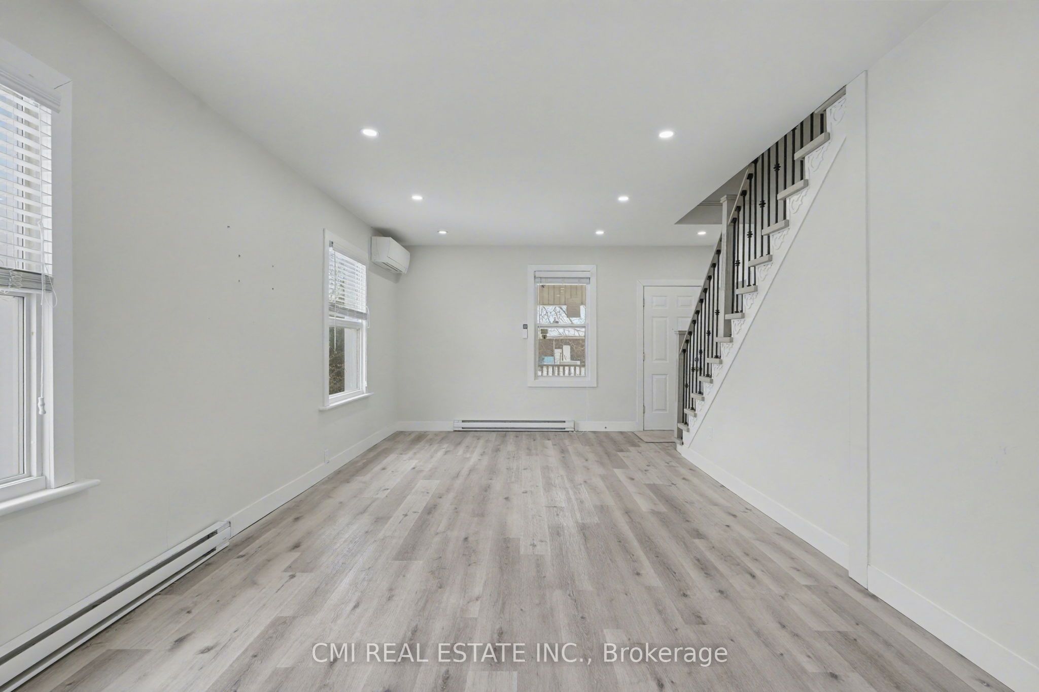 2546 Wilson Street Property Photo 6