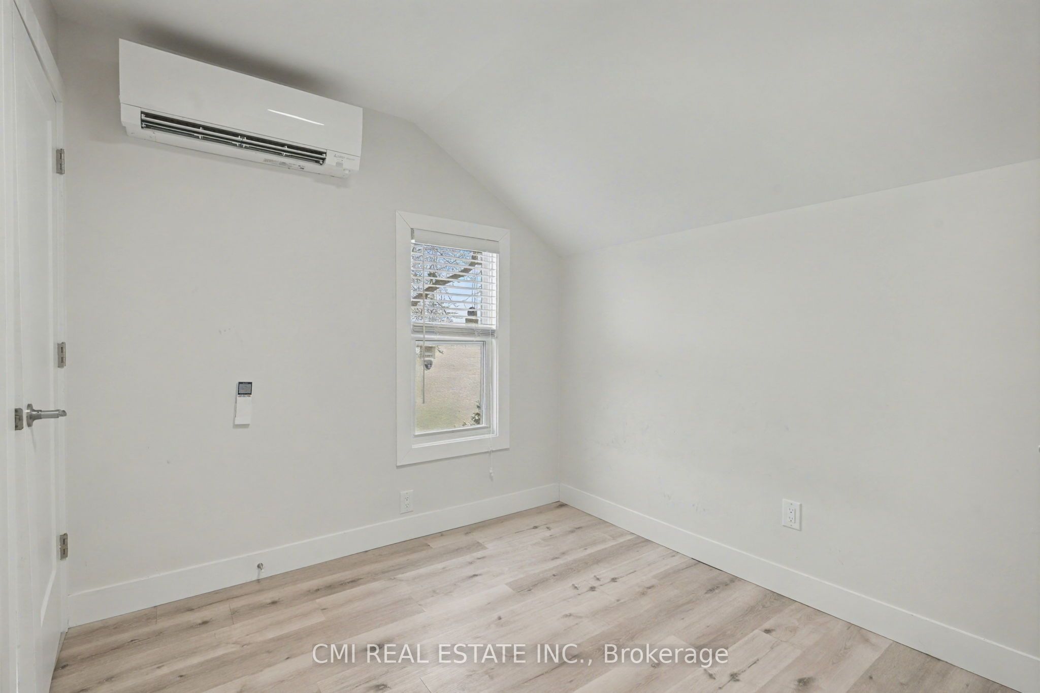 2546 Wilson Street Property Photo 35