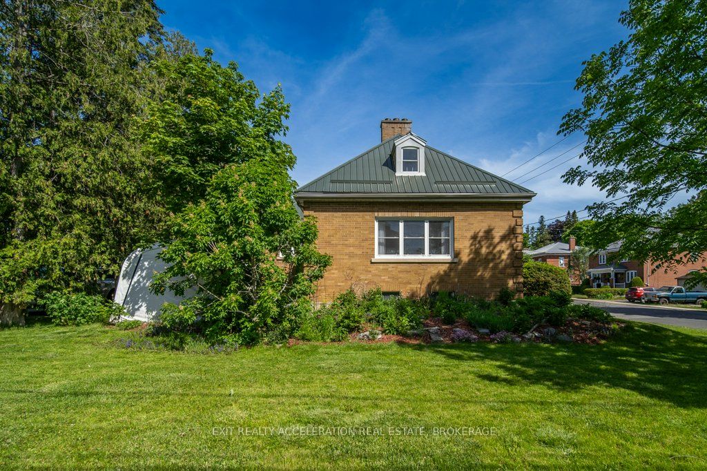 106 Donald Street Property Photo 28