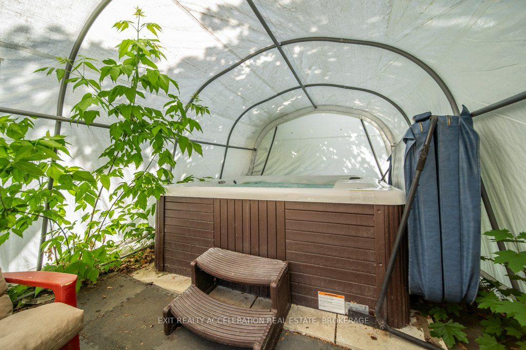 106 Donald Street Property Photo 33