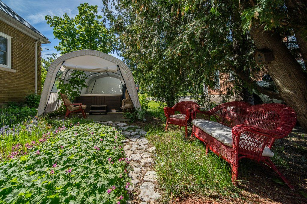 106 Donald Street Property Photo 38