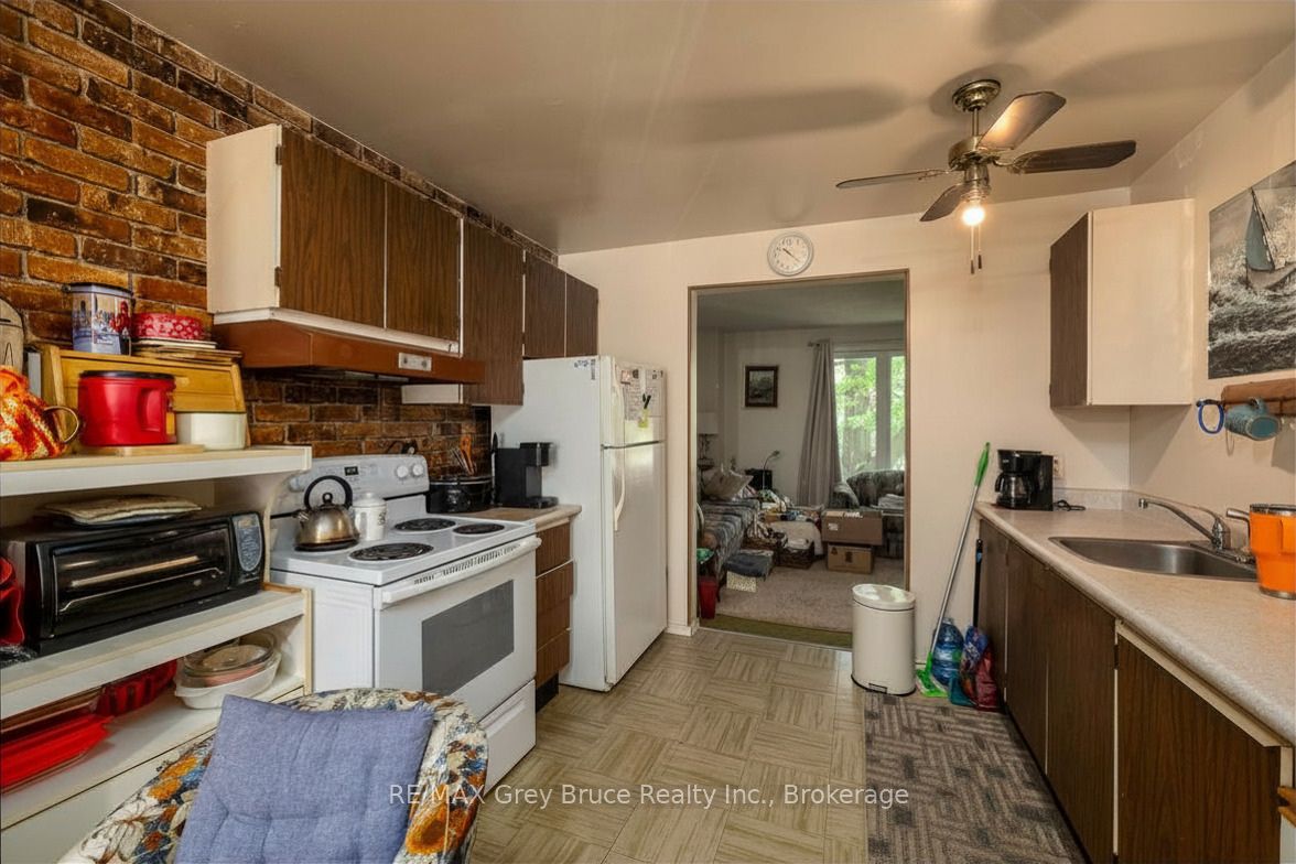 1068 11th Street E Property Photo 7