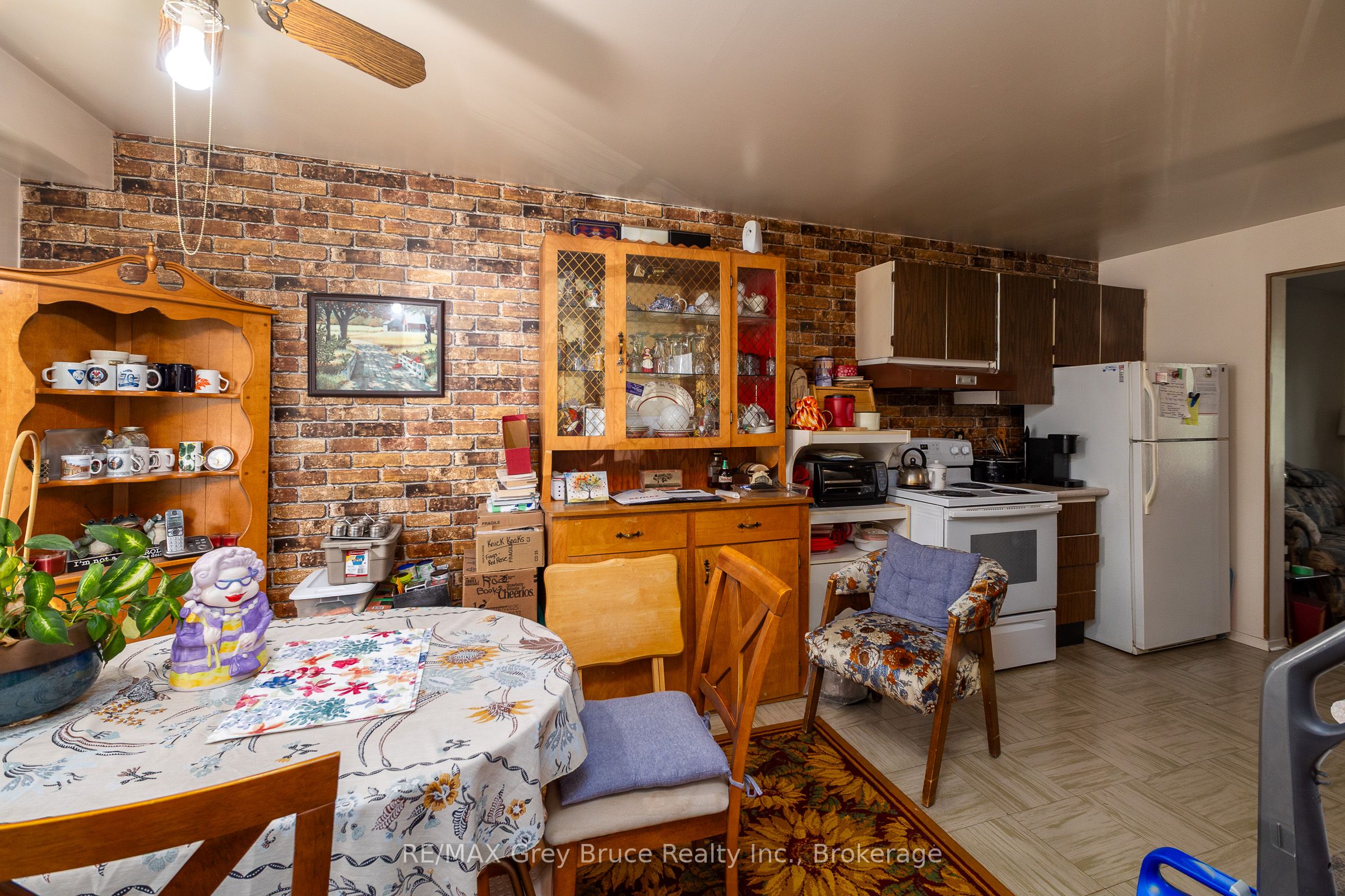 1068 11th Street E Property Photo 8