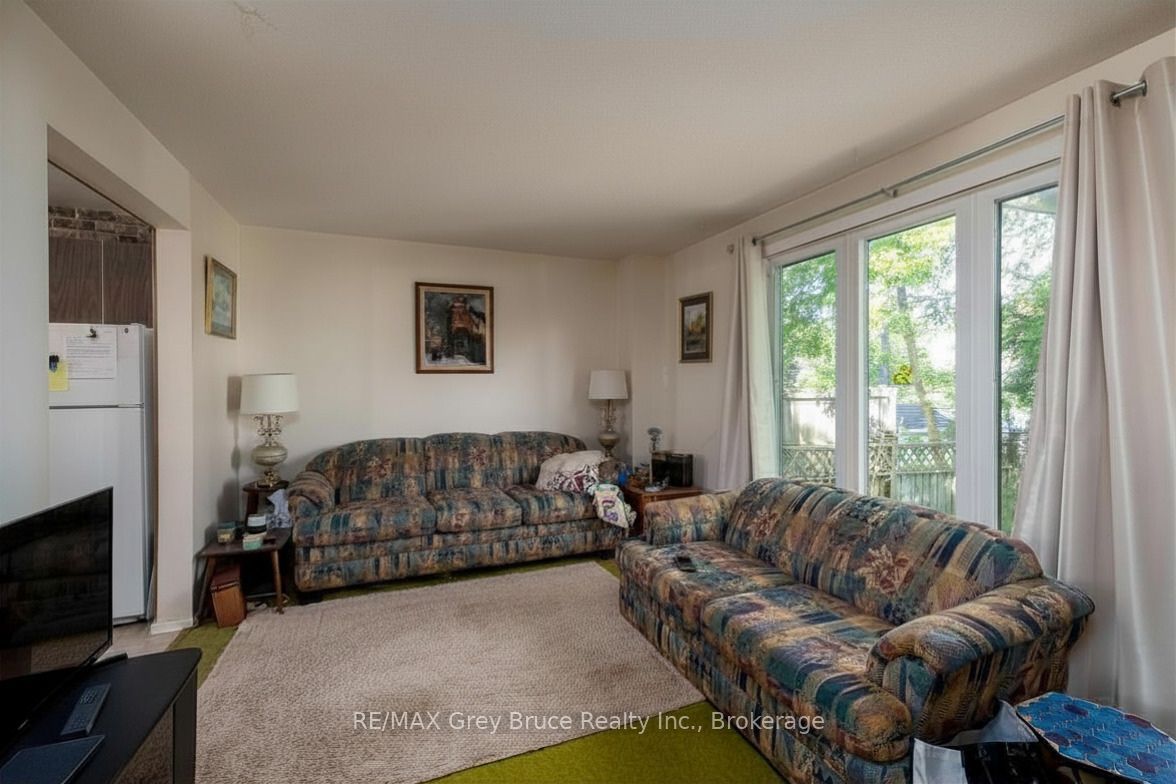 1068 11th Street E Property Photo 10