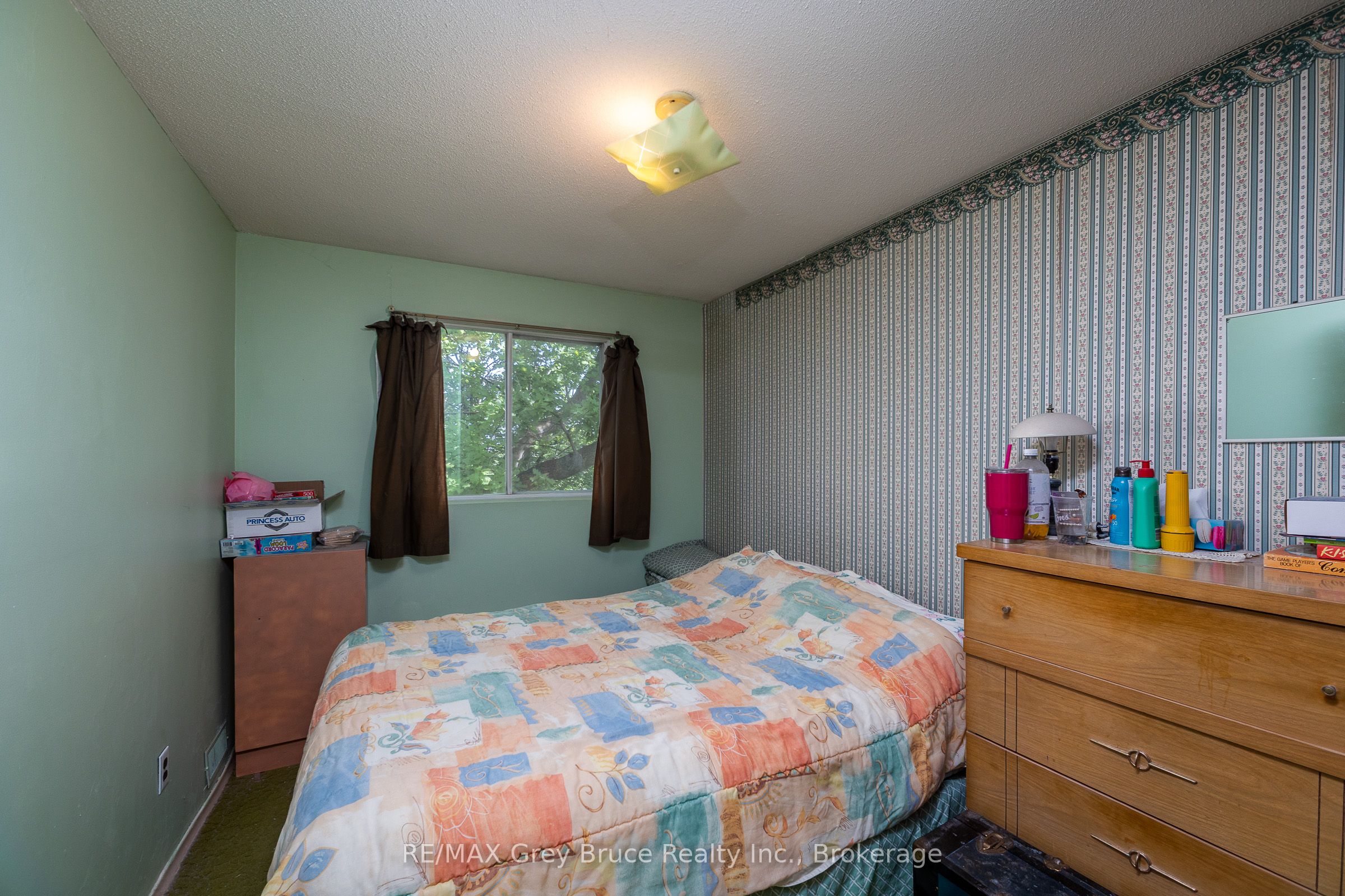 1068 11th Street E Property Photo 11